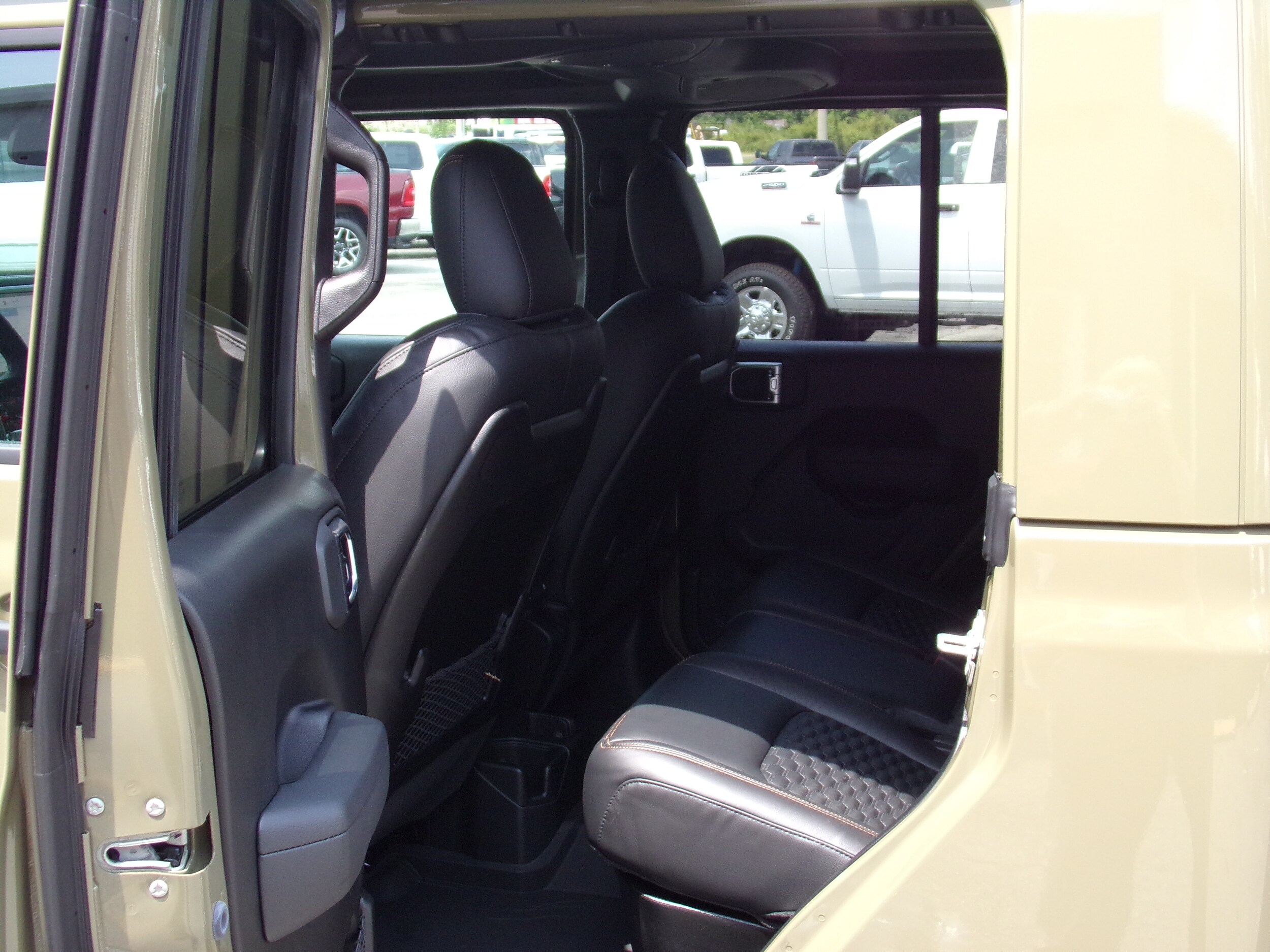 2025 Jeep Gladiator Mojave - Photo 7