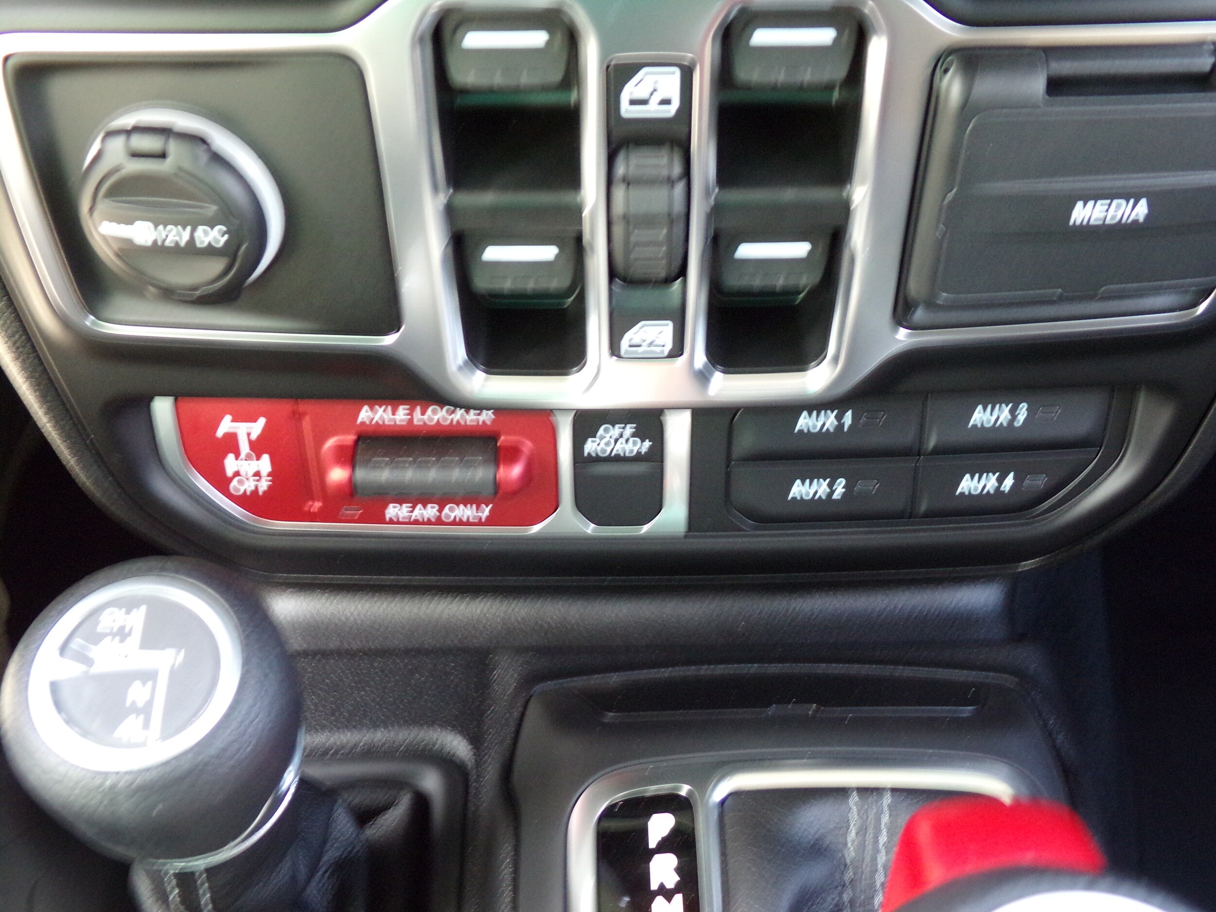 2025 Jeep Wrangler 4-Door Willys - Photo 16