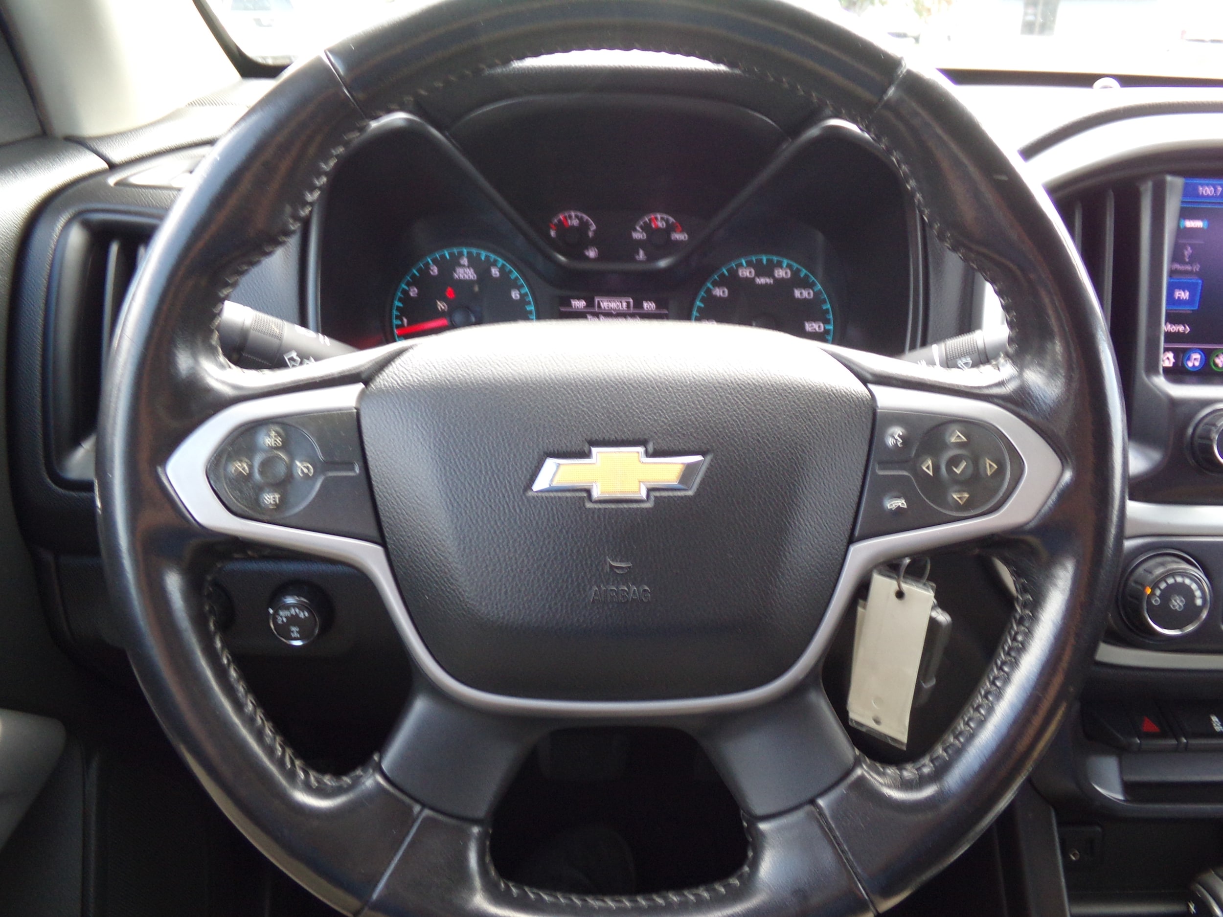 2021 Chevrolet Colorado LT - Photo 11