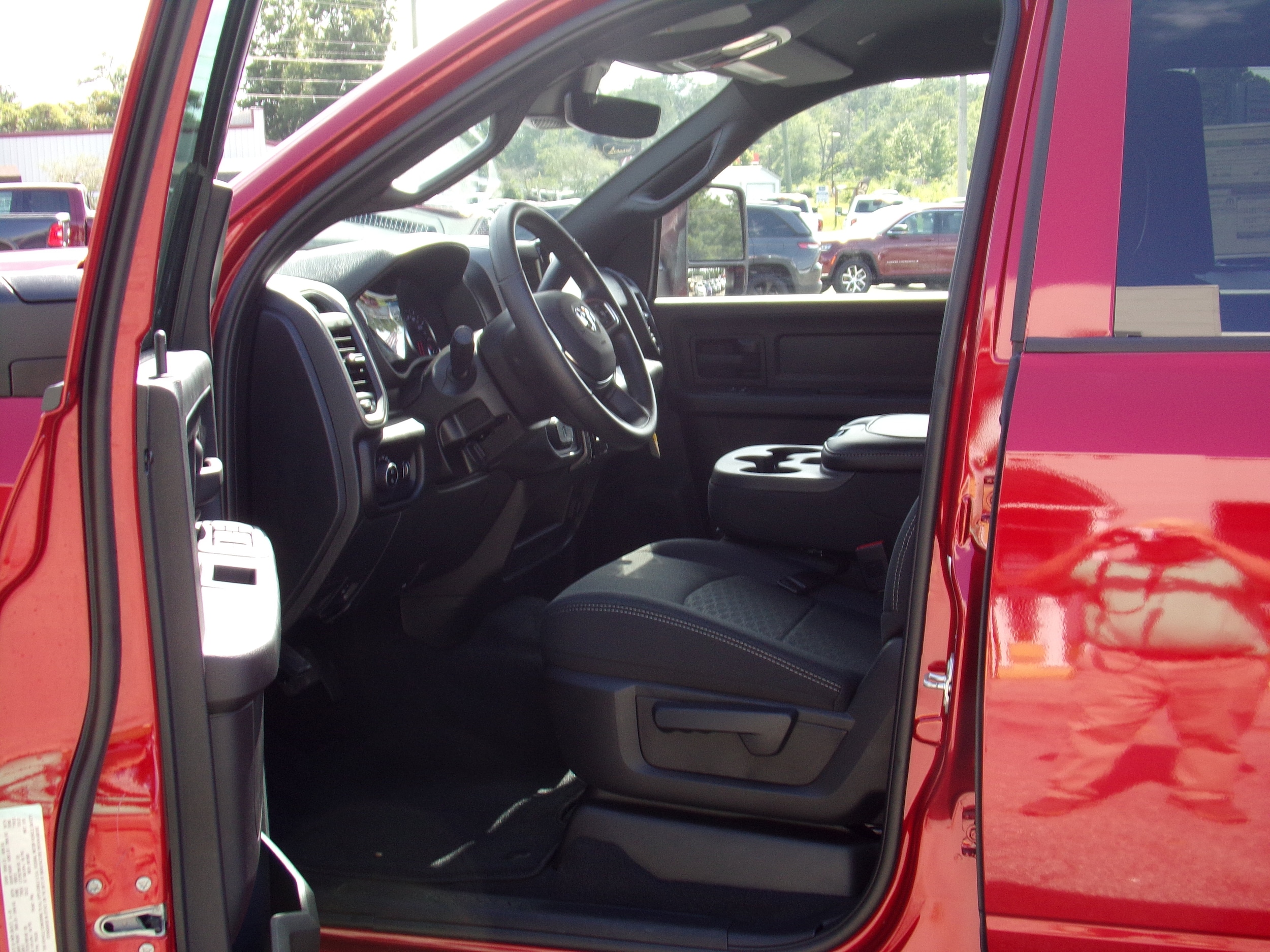 2025 RAM 2500 Tradesman - Photo 9
