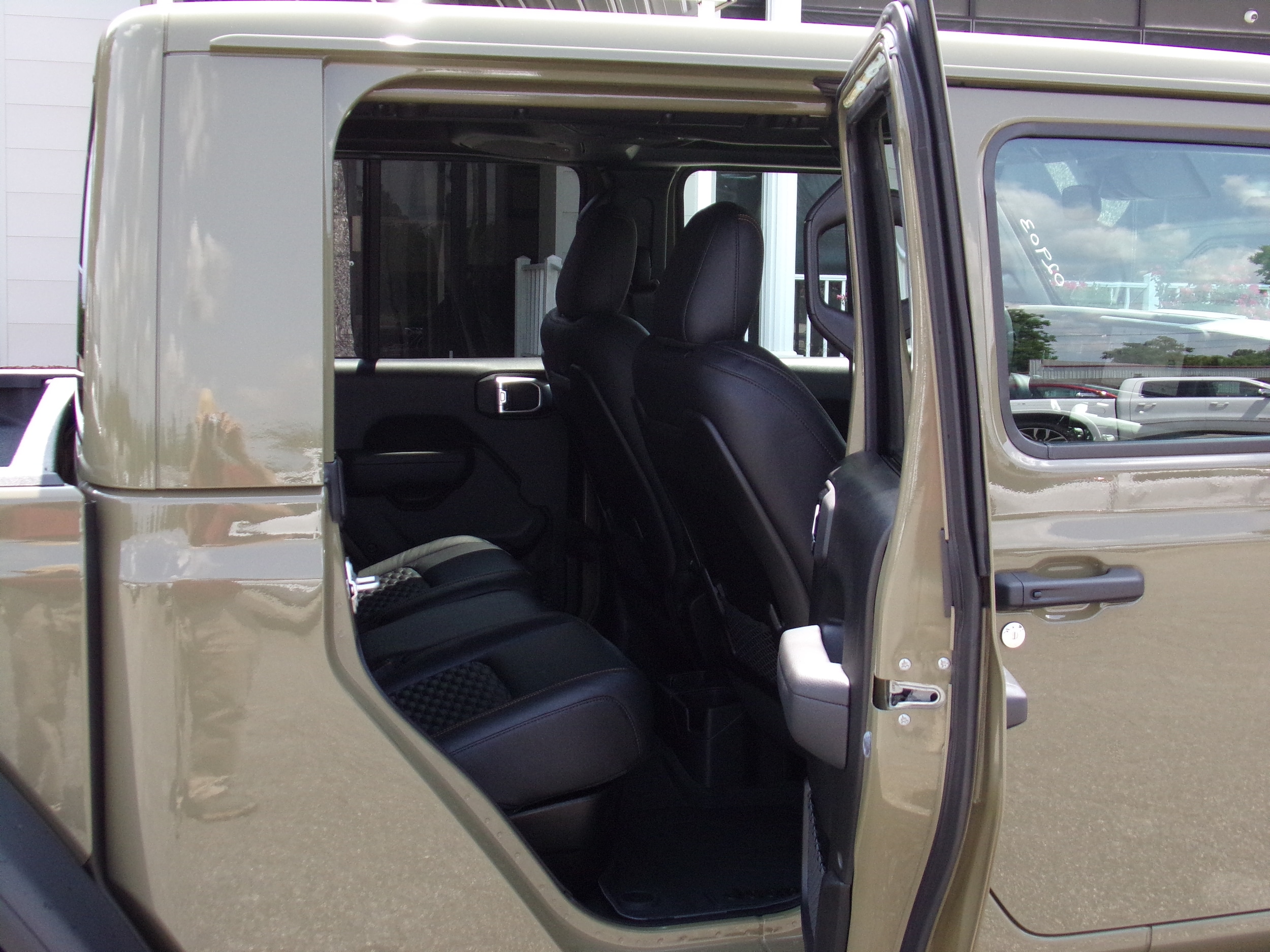 2025 Jeep Gladiator Mojave - Photo 9