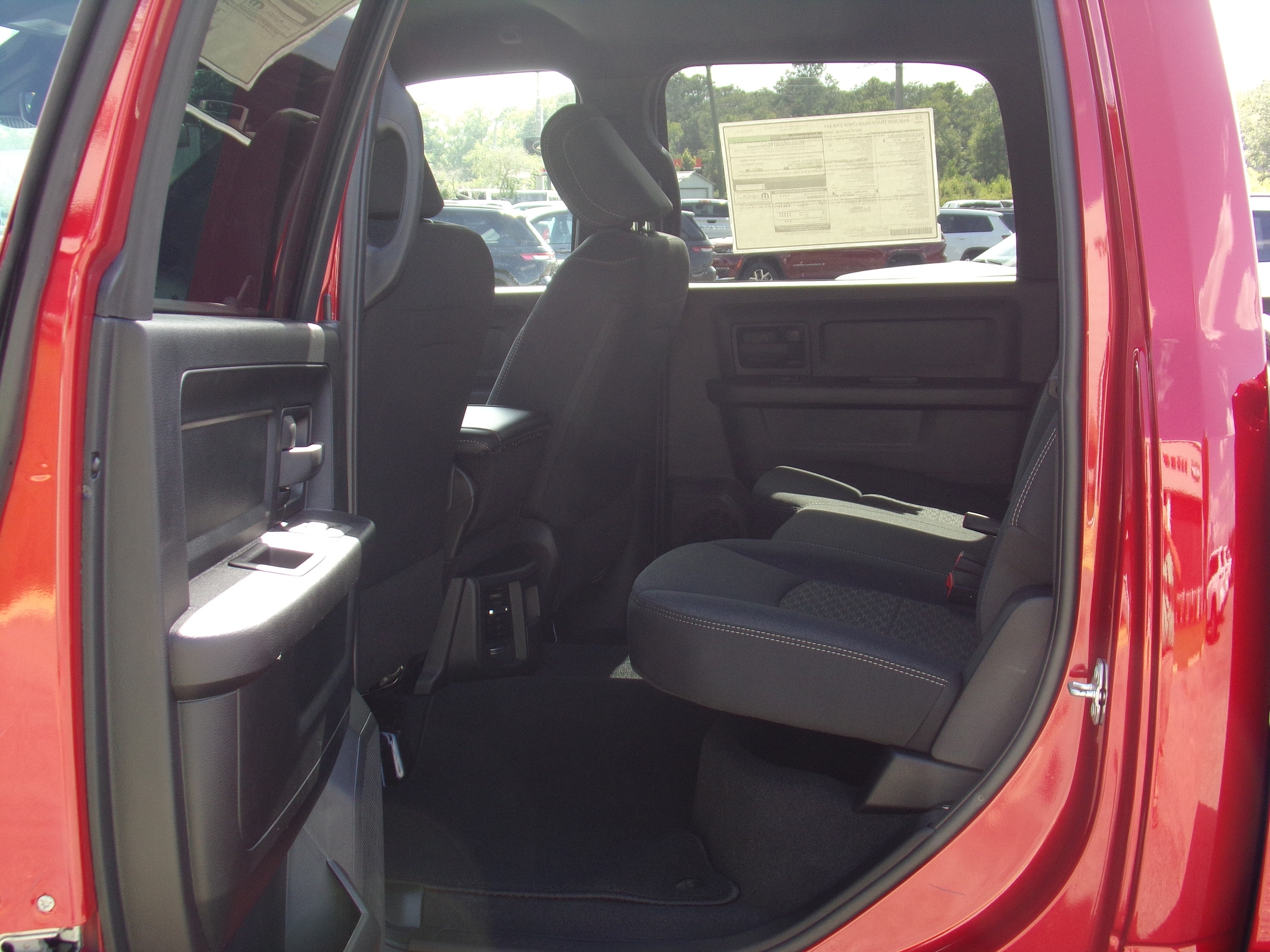 2025 RAM 2500 Tradesman - Photo 10