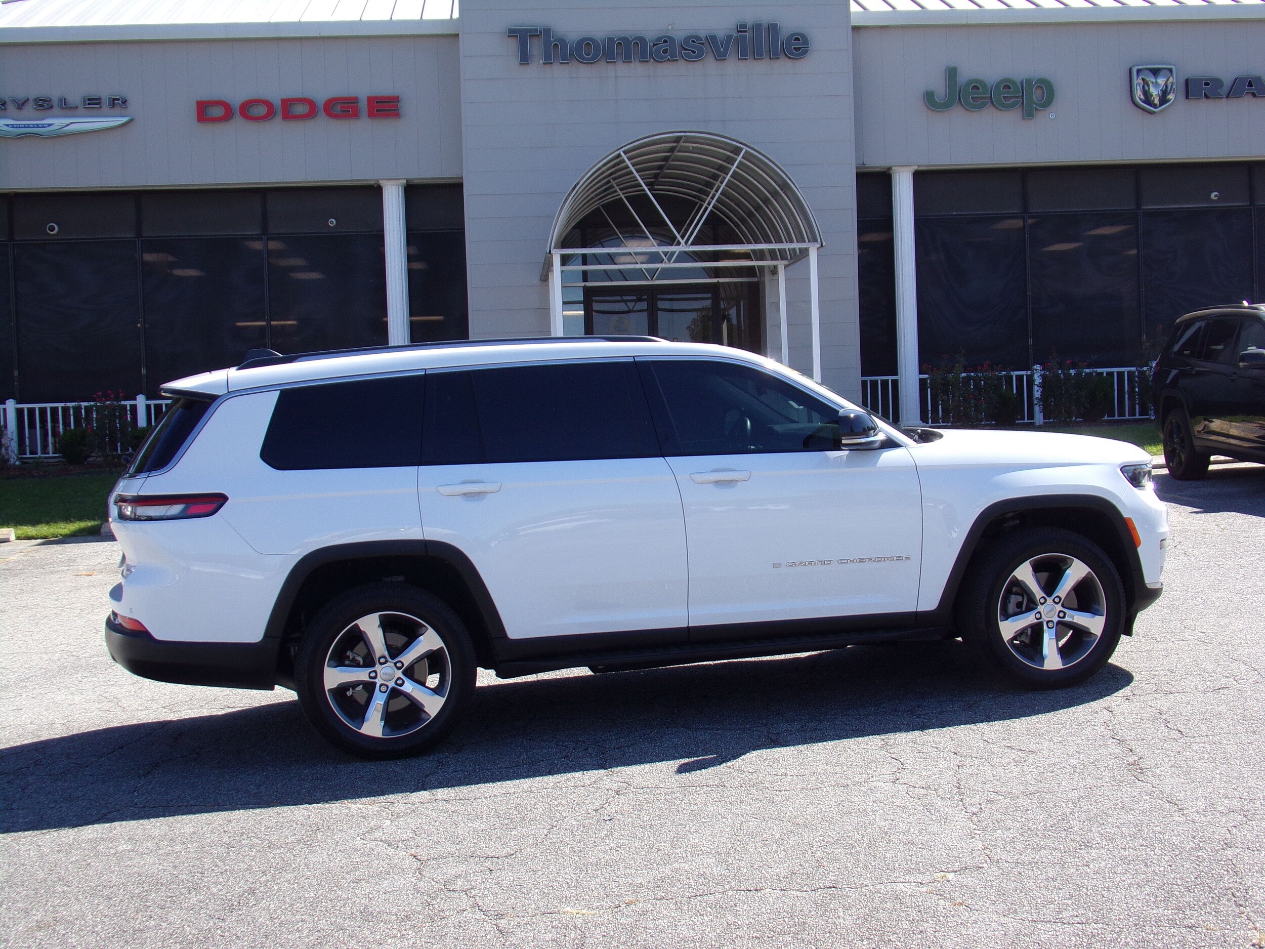 2022 Jeep Grand Cherokee Limited photo 3
