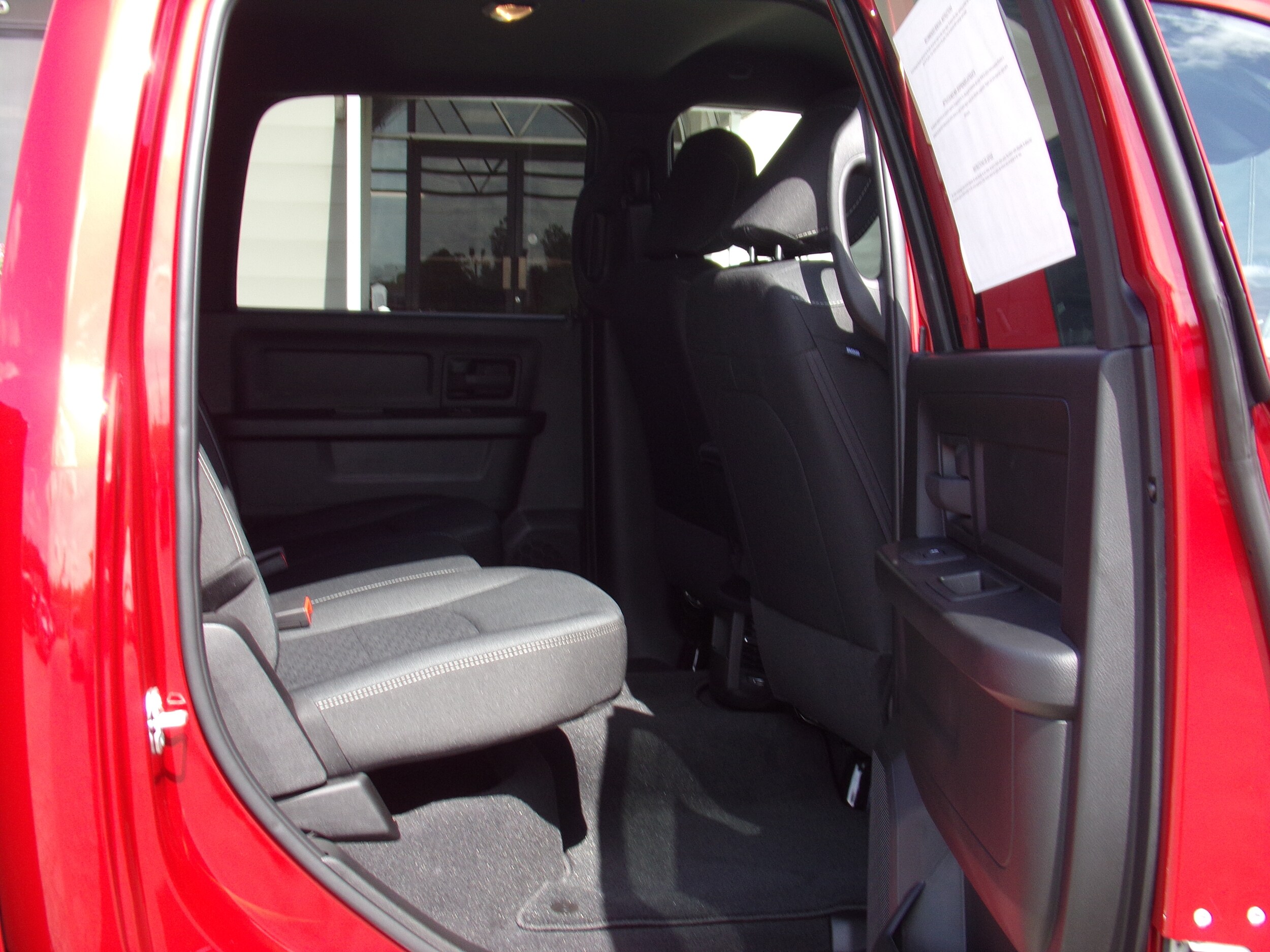 2025 RAM 2500 Tradesman - Photo 12