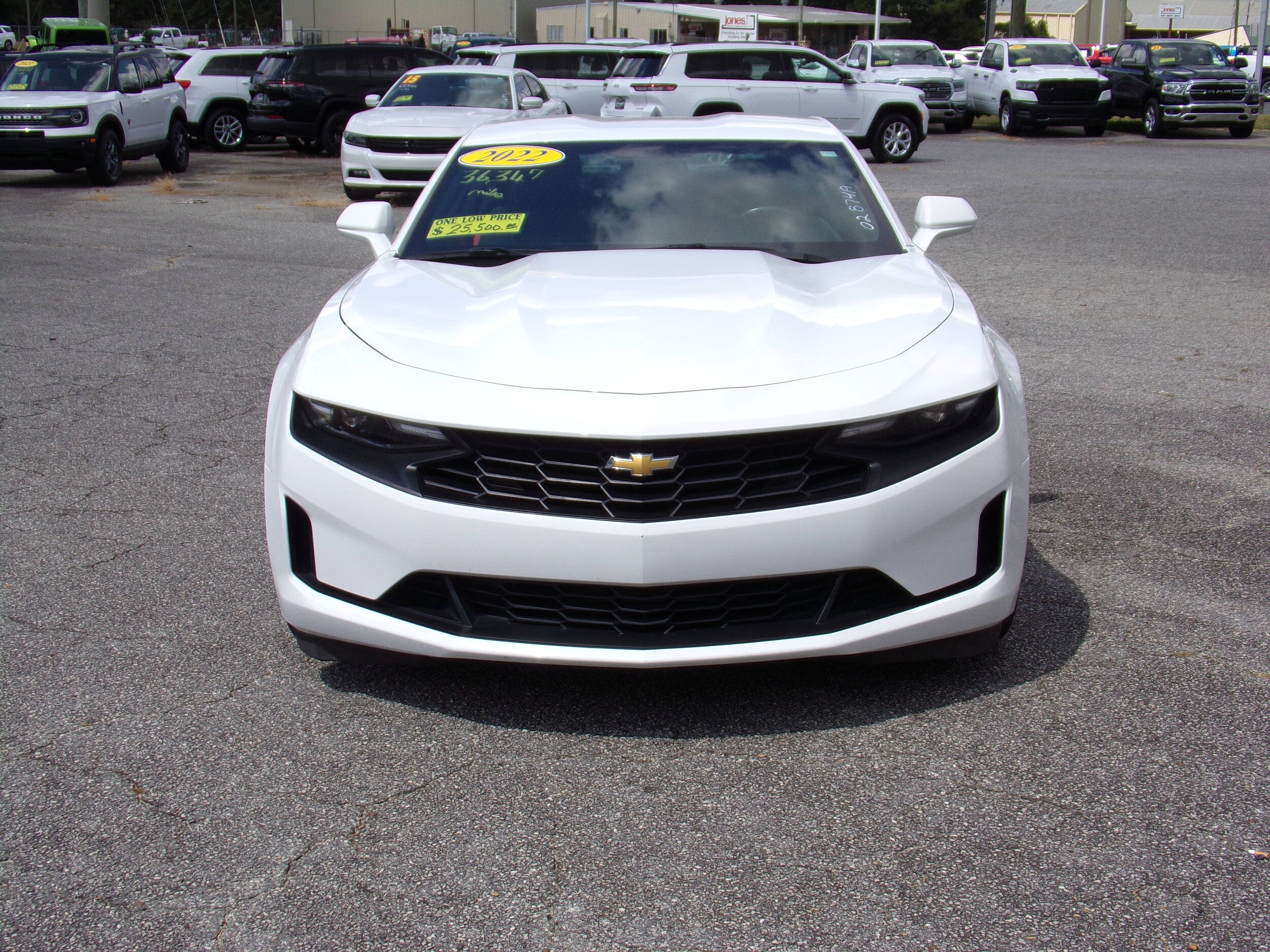 2022 Chevrolet Camaro 1LT Coupe photo 2