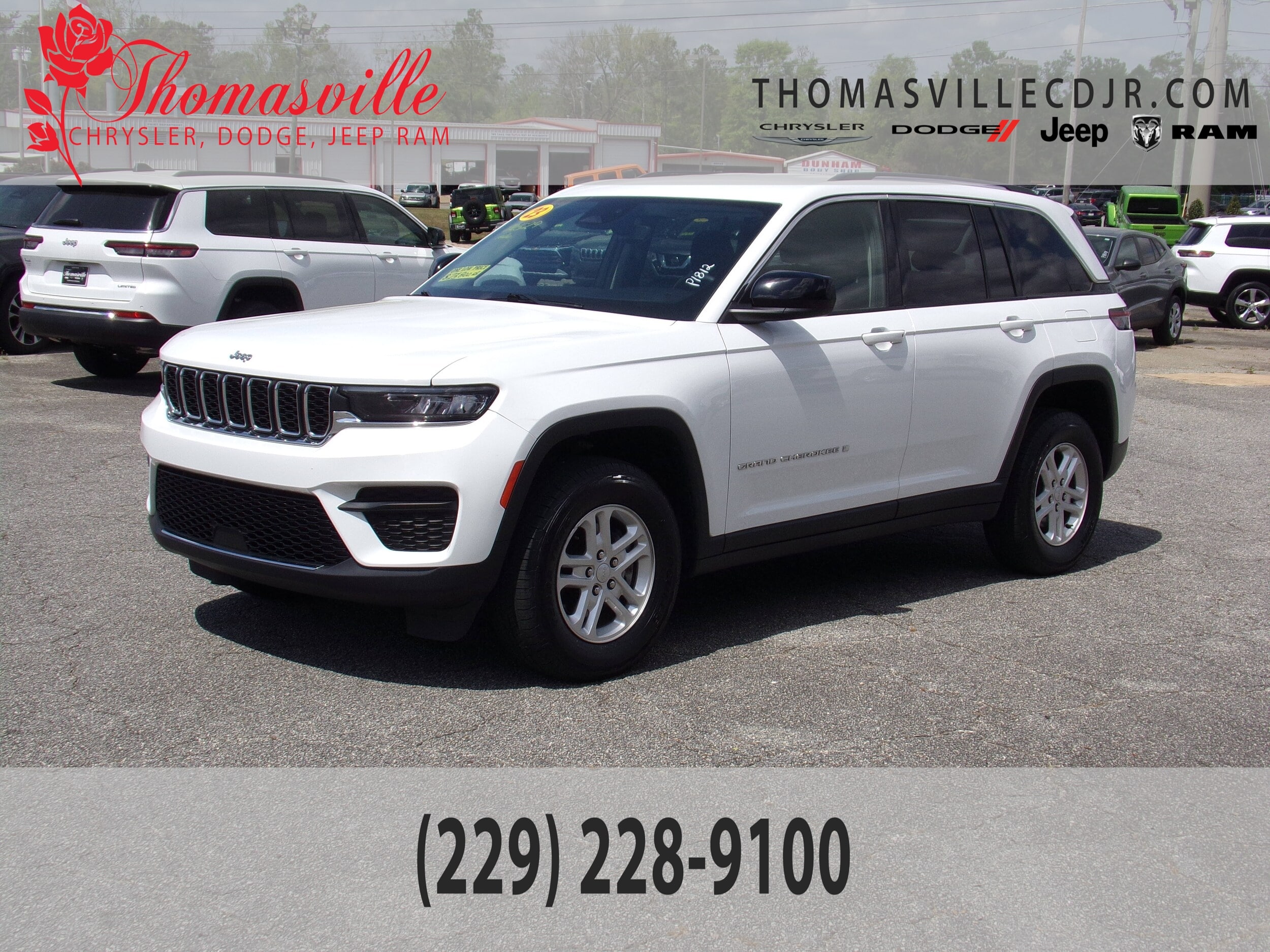 2023 Jeep Grand Cherokee Laredo 4x2 