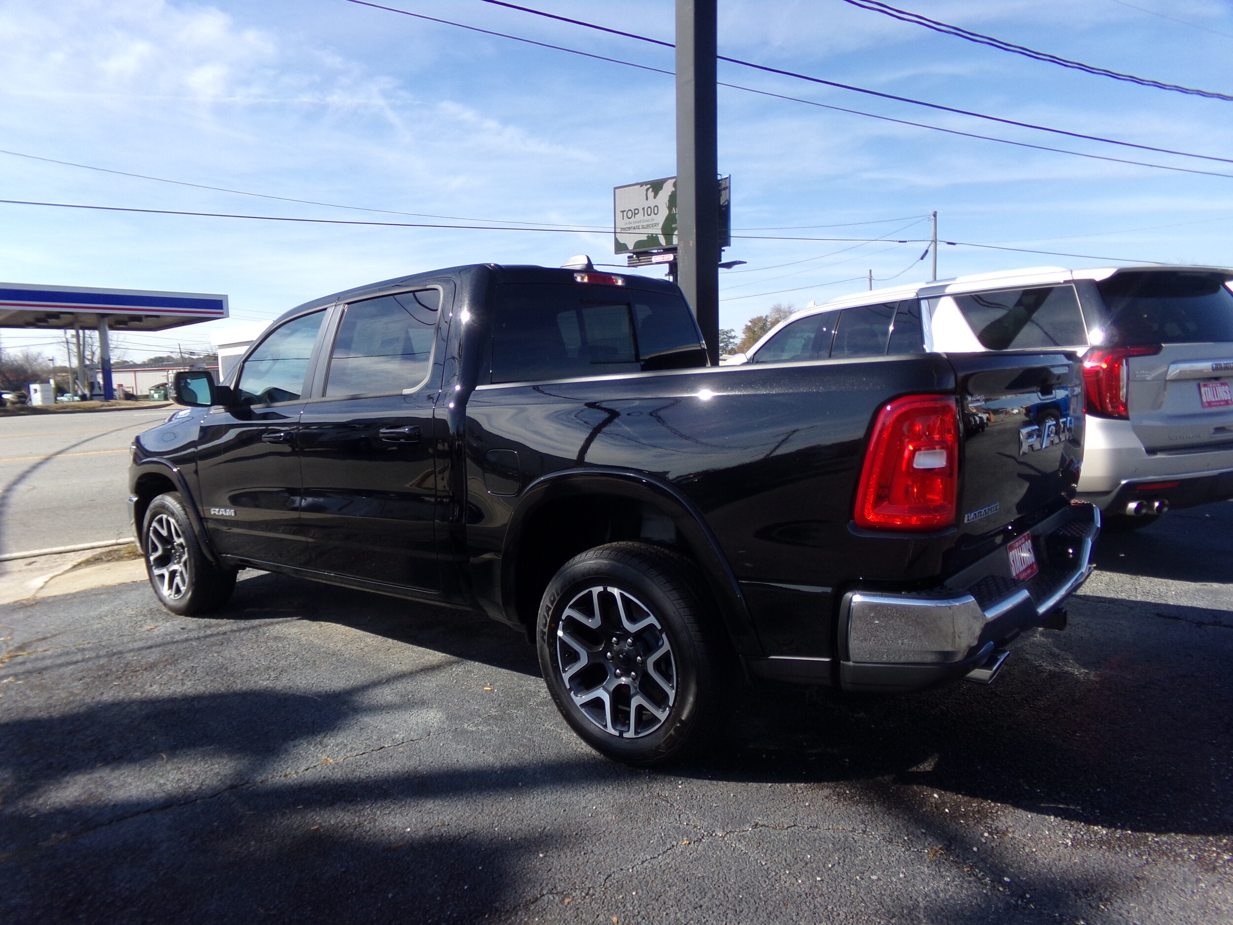 2025 Ram 1500 Laramie photo 4