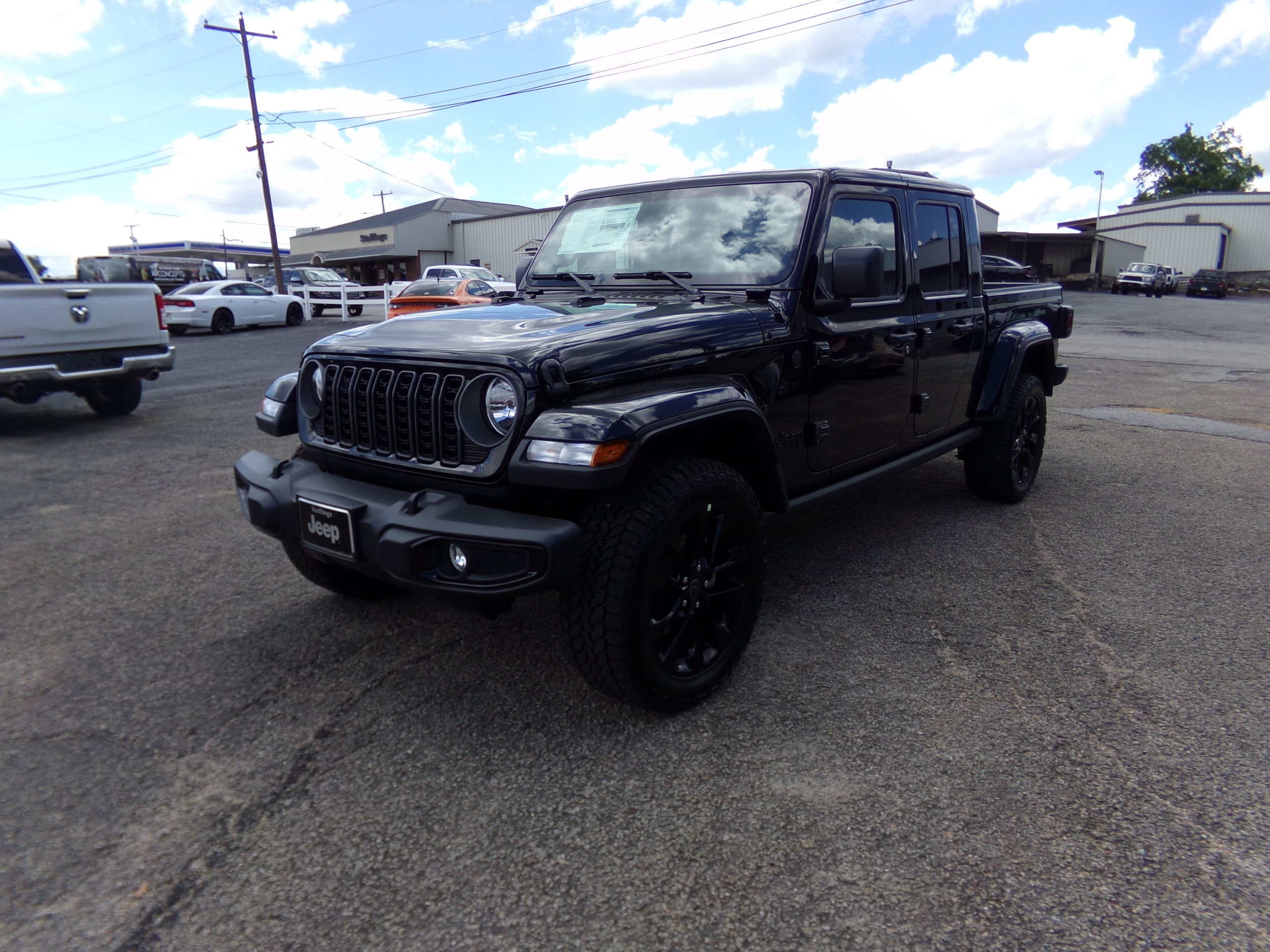 2025 Jeep Gladiator Nighthawk's photo