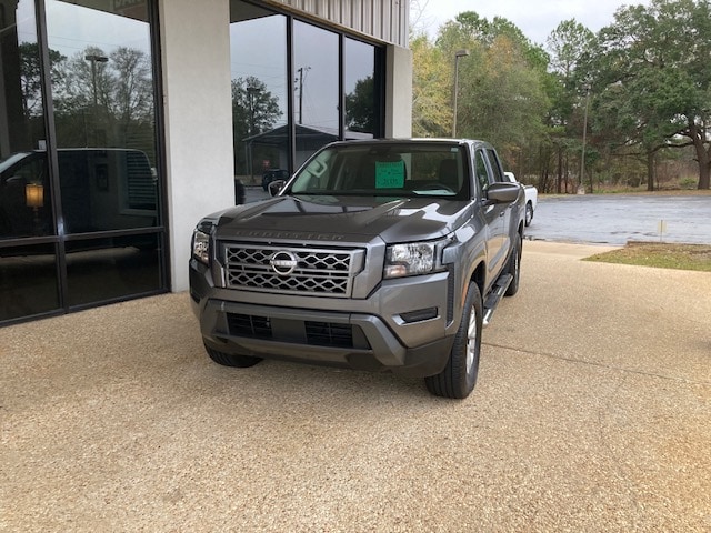 2024 Nissan Frontier SV's photo