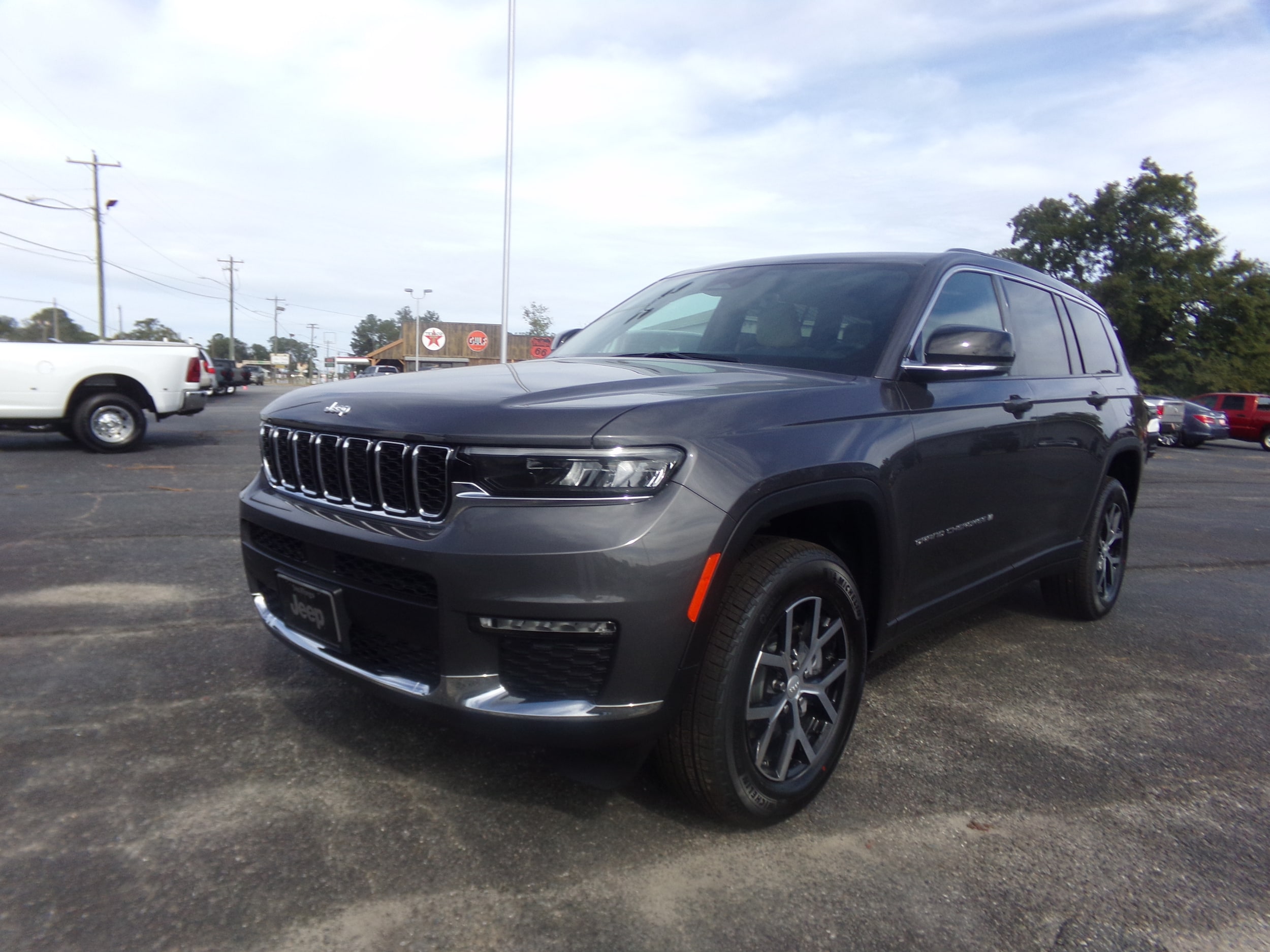 2025 Jeep Grand Cherokee L Limited's photo