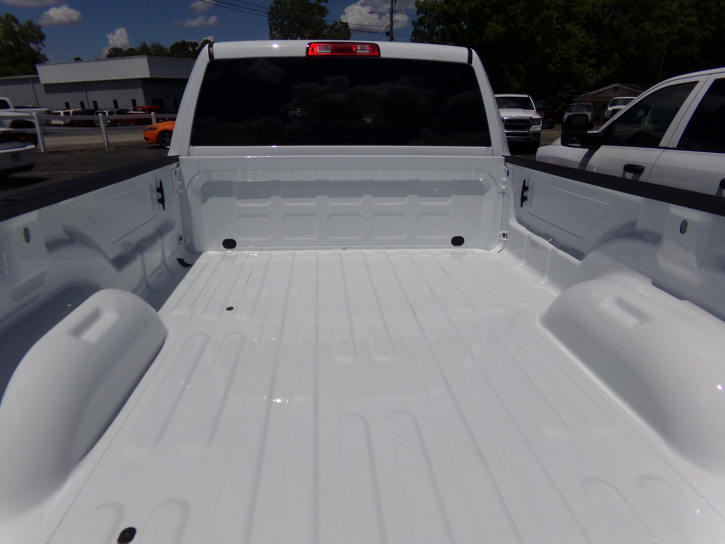 2025 Ram 2500 Tradesman photo 3