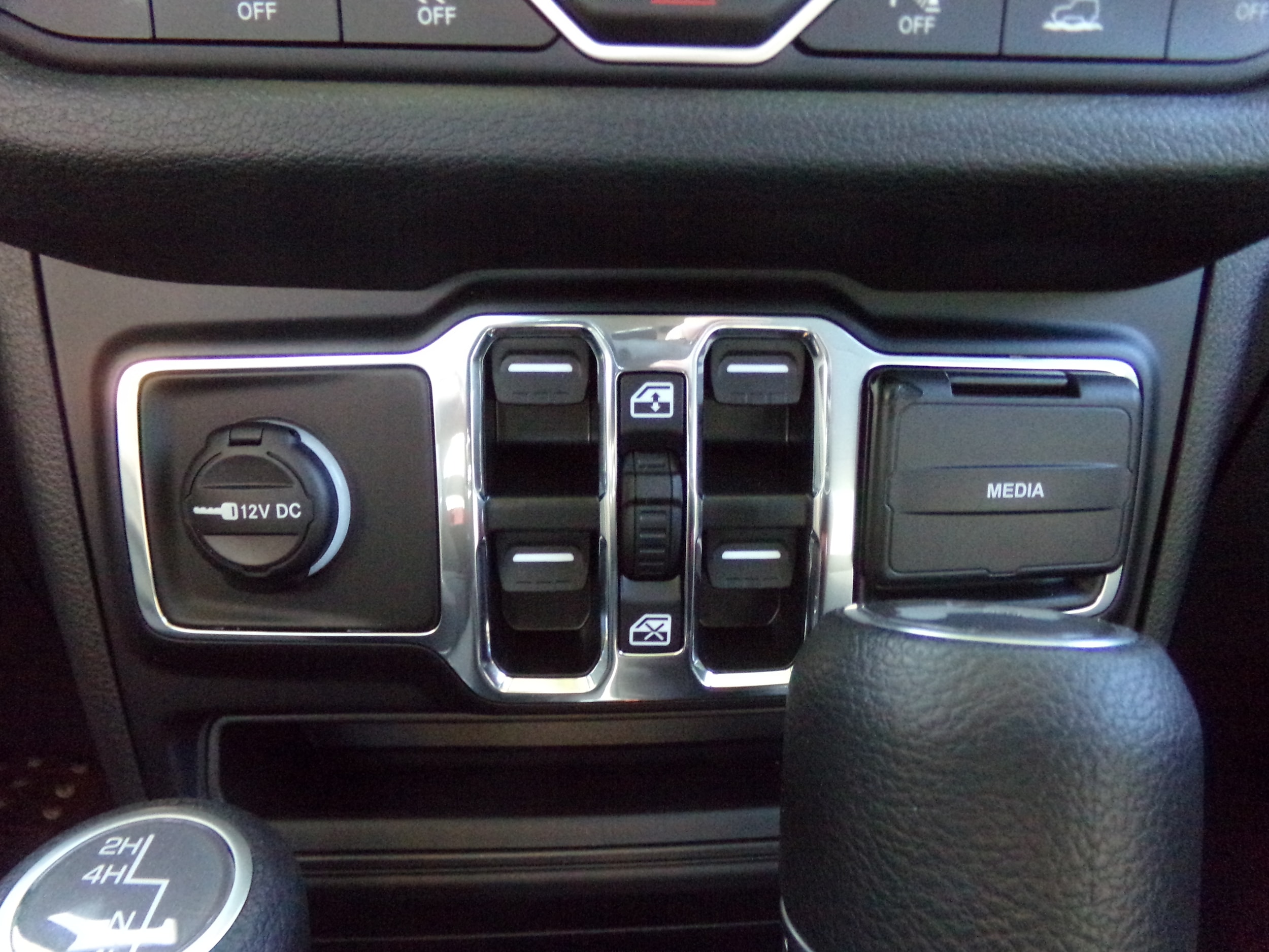 2025 Jeep Wrangler 4-Door Sport S - Photo 19