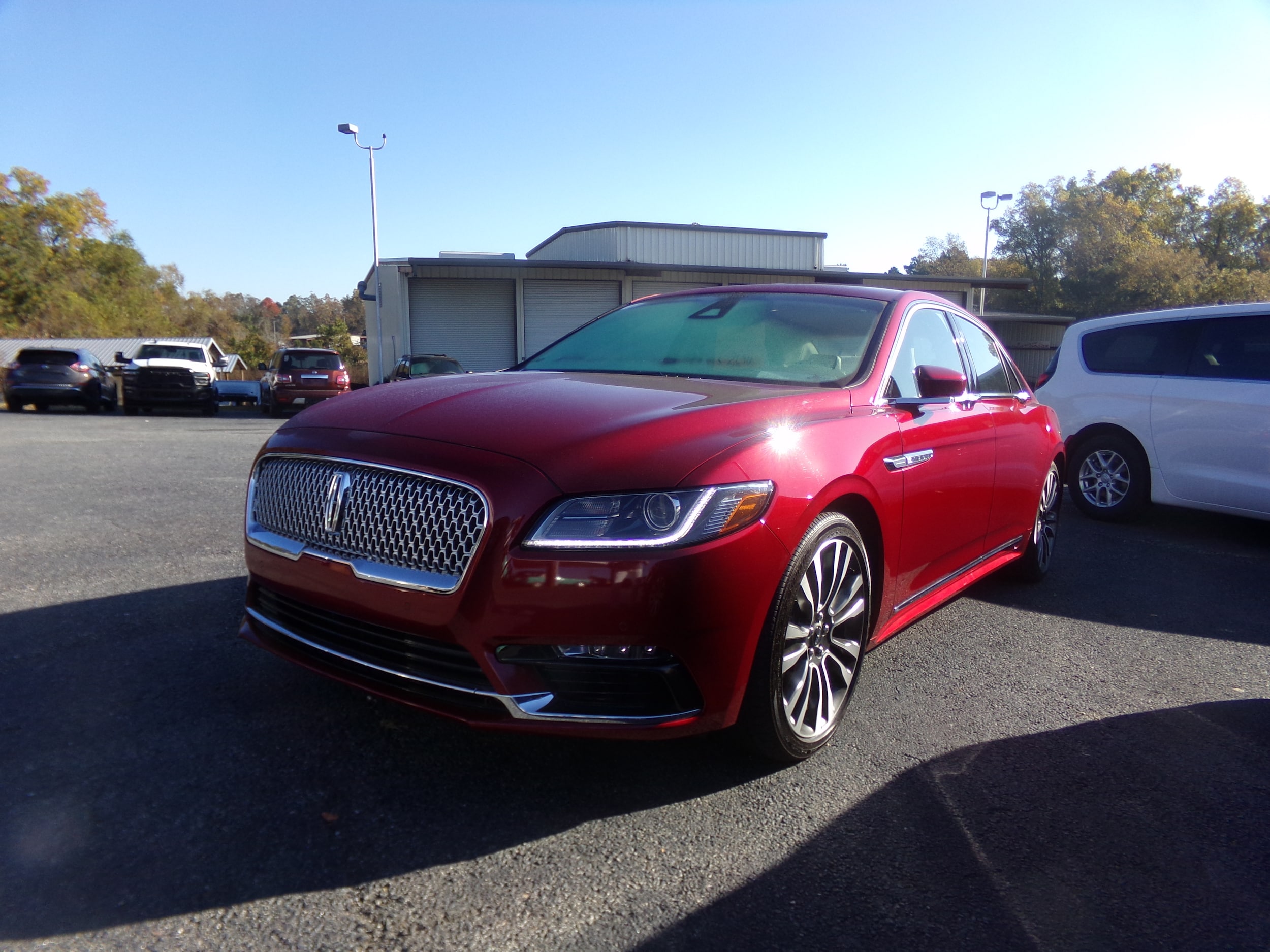 2019 Lincoln Continental Select's photo