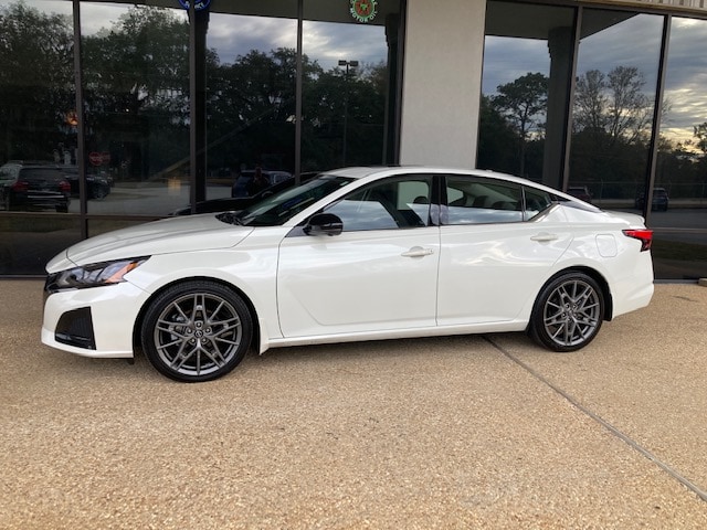 Used 2023 Nissan Altima SR with VIN 1N4AL4CV7PN343269 for sale in Cairo, GA