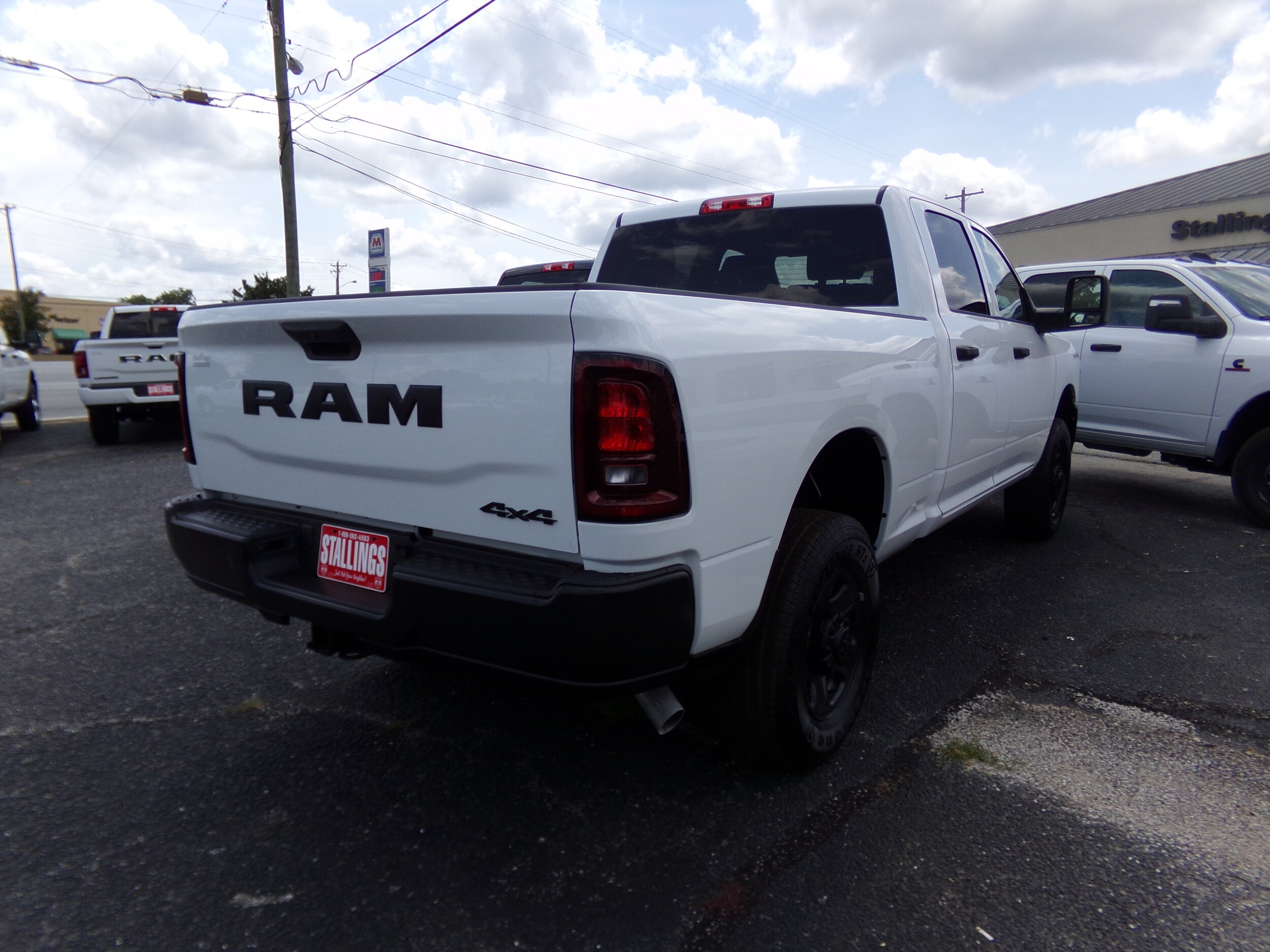 2025 Ram 2500 Tradesman photo 2