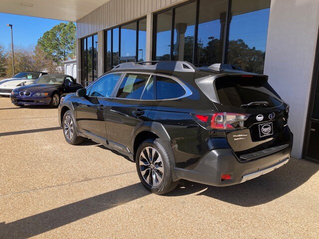 2023 Subaru Outback Limited photo 2