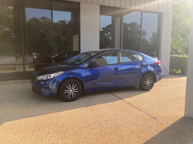Used 2017 Kia Forte LX with VIN 3KPFK4A79HE135617 for sale in Cairo, GA