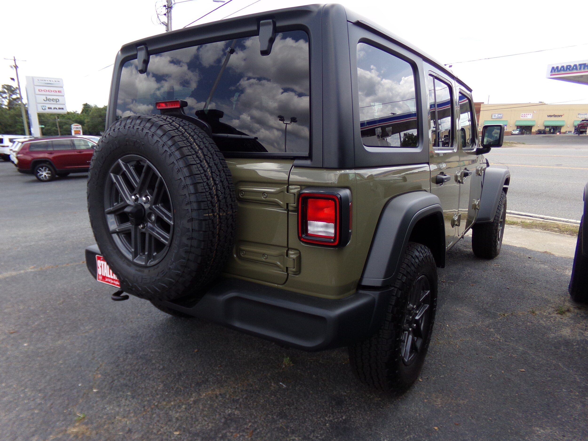 2025 Jeep Wrangler Sport S photo 4