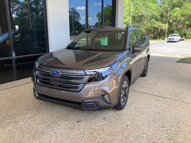 2025 Subaru Forester Premium's photo
