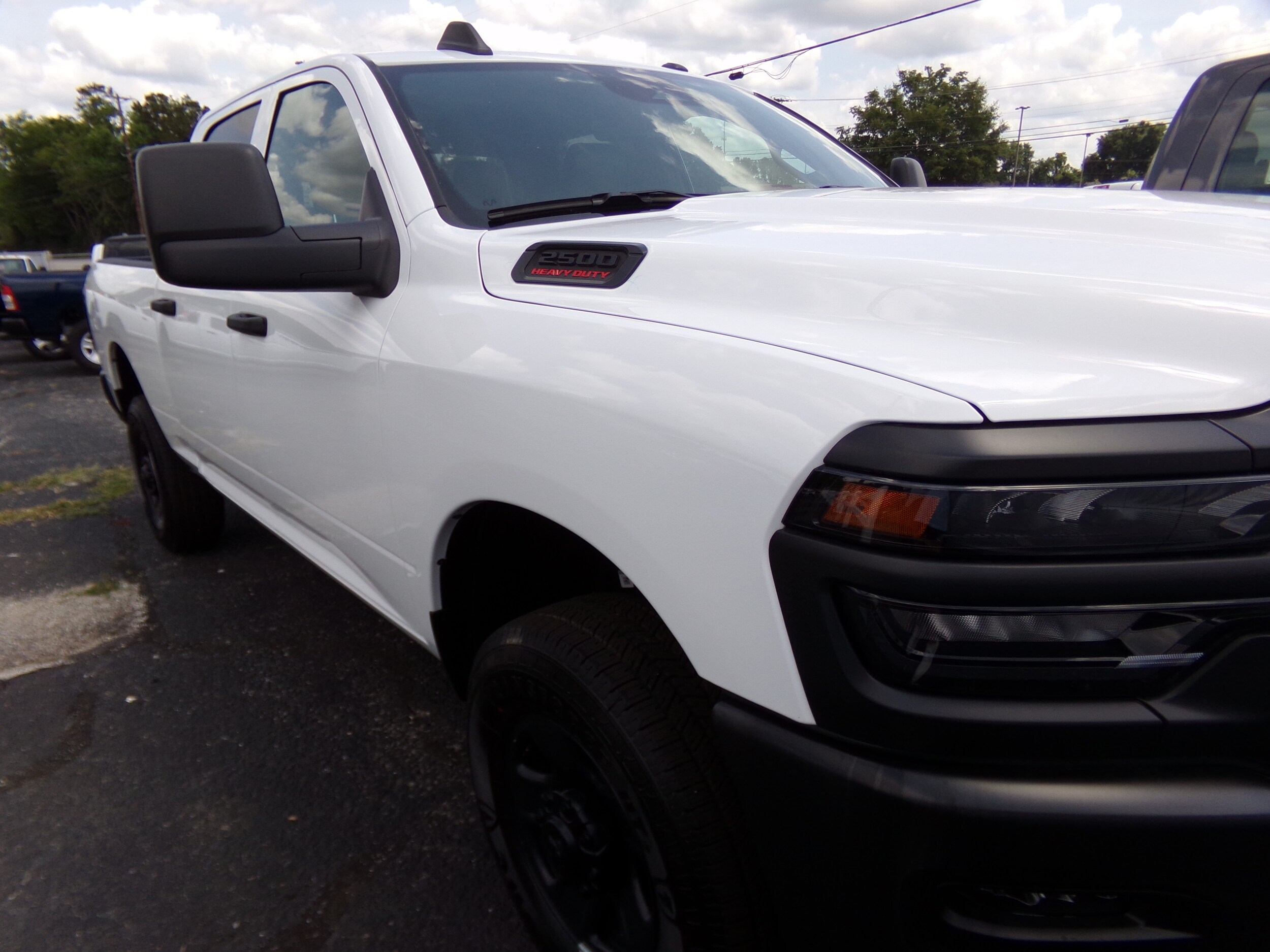 2025 Ram 2500 Tradesman photo 3