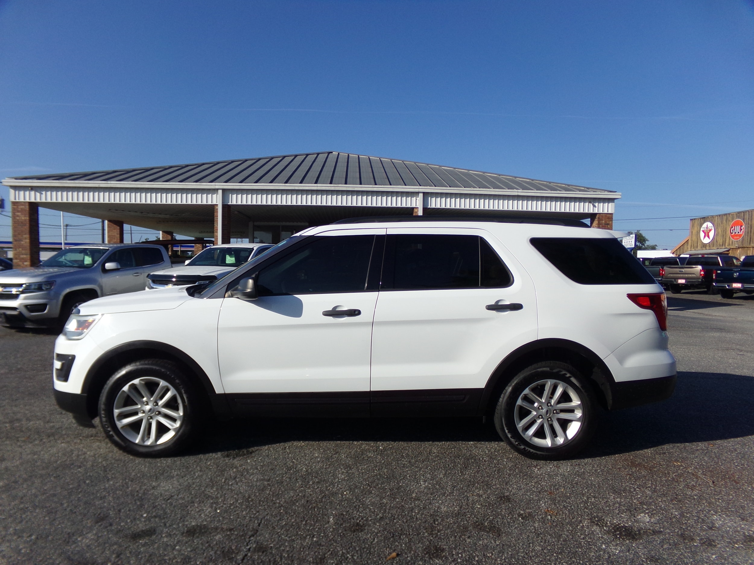 Used 2017 Ford Explorer Base with VIN 1FM5K8B89HGB16703 for sale in Cairo, GA