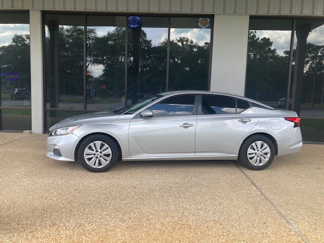 2020 Nissan Altima 2.5 S photo 2