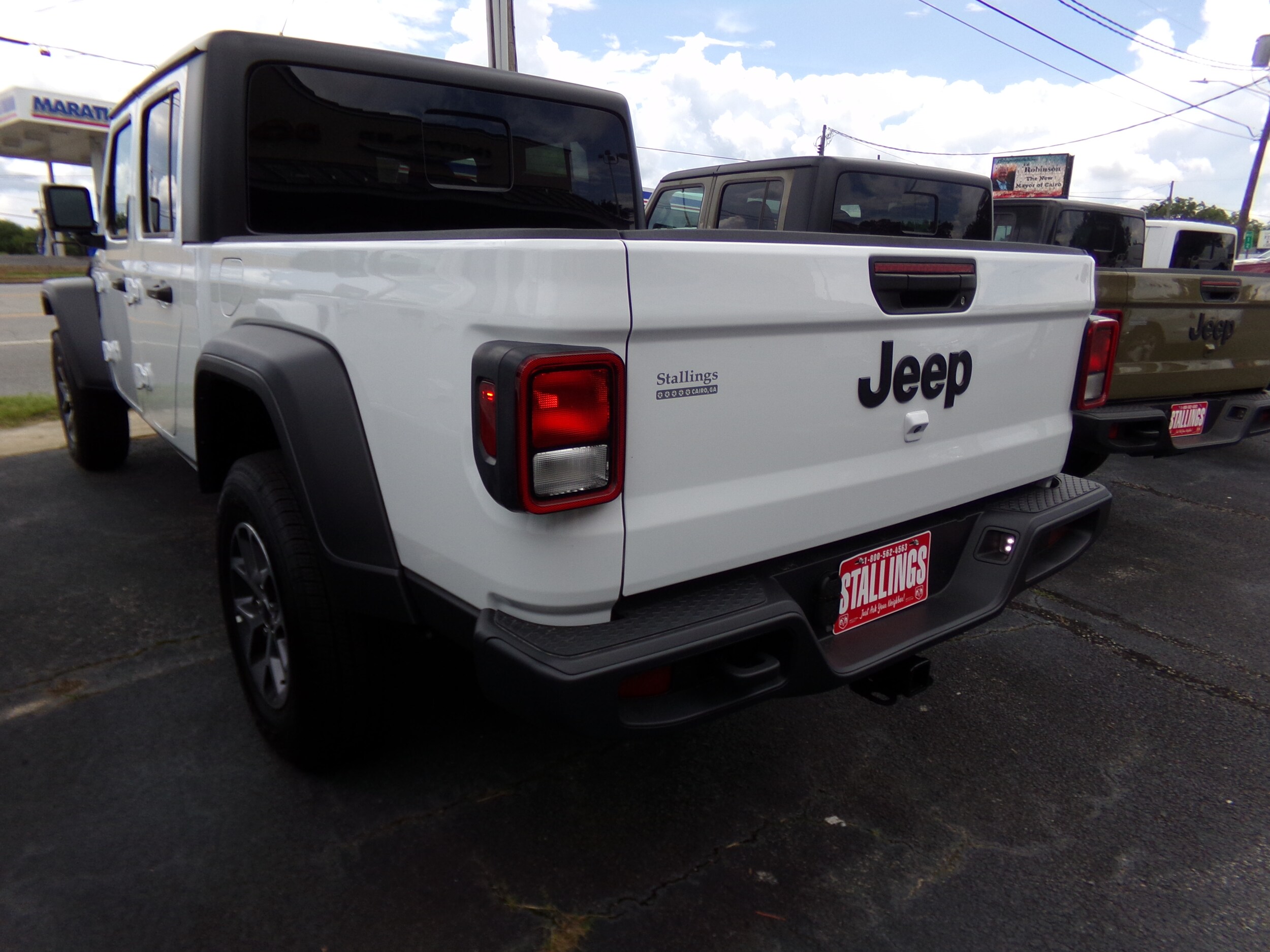 2025 Jeep Gladiator Sport S photo 2