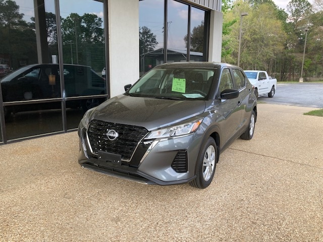 2025 Nissan KICKS PLAY Base