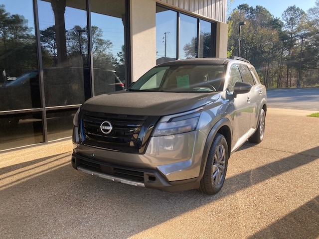 2025 Nissan Pathfinder SV 2WD's photo