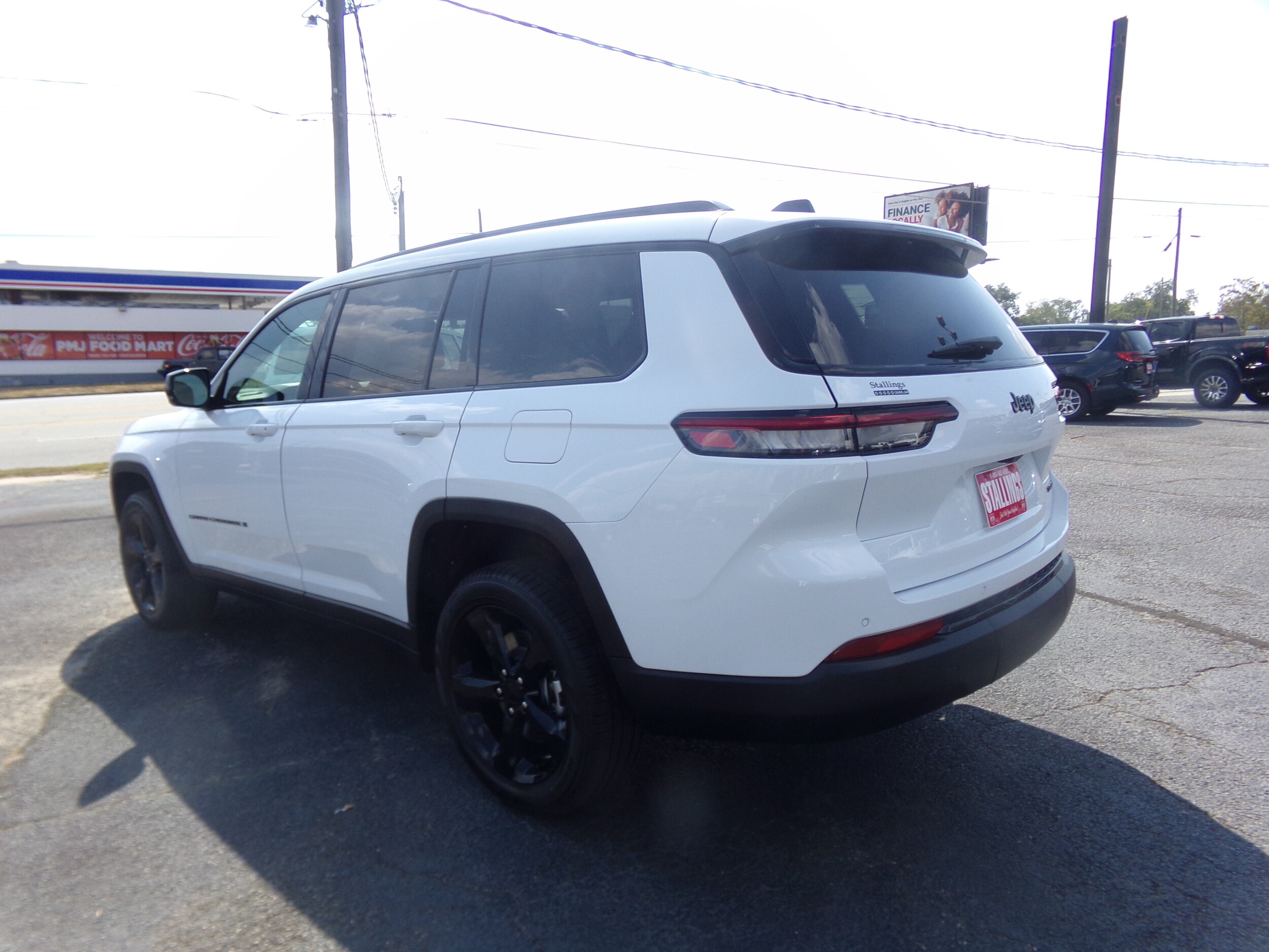2025 Jeep Grand Cherokee Limited photo 2
