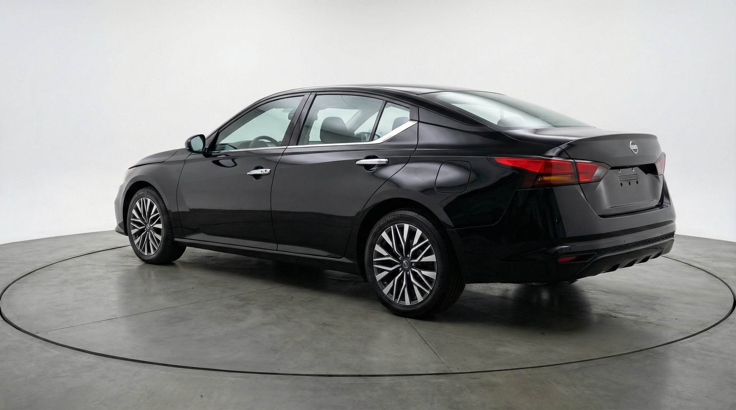 Thumbnail: 2025 Nissan Altima - 5