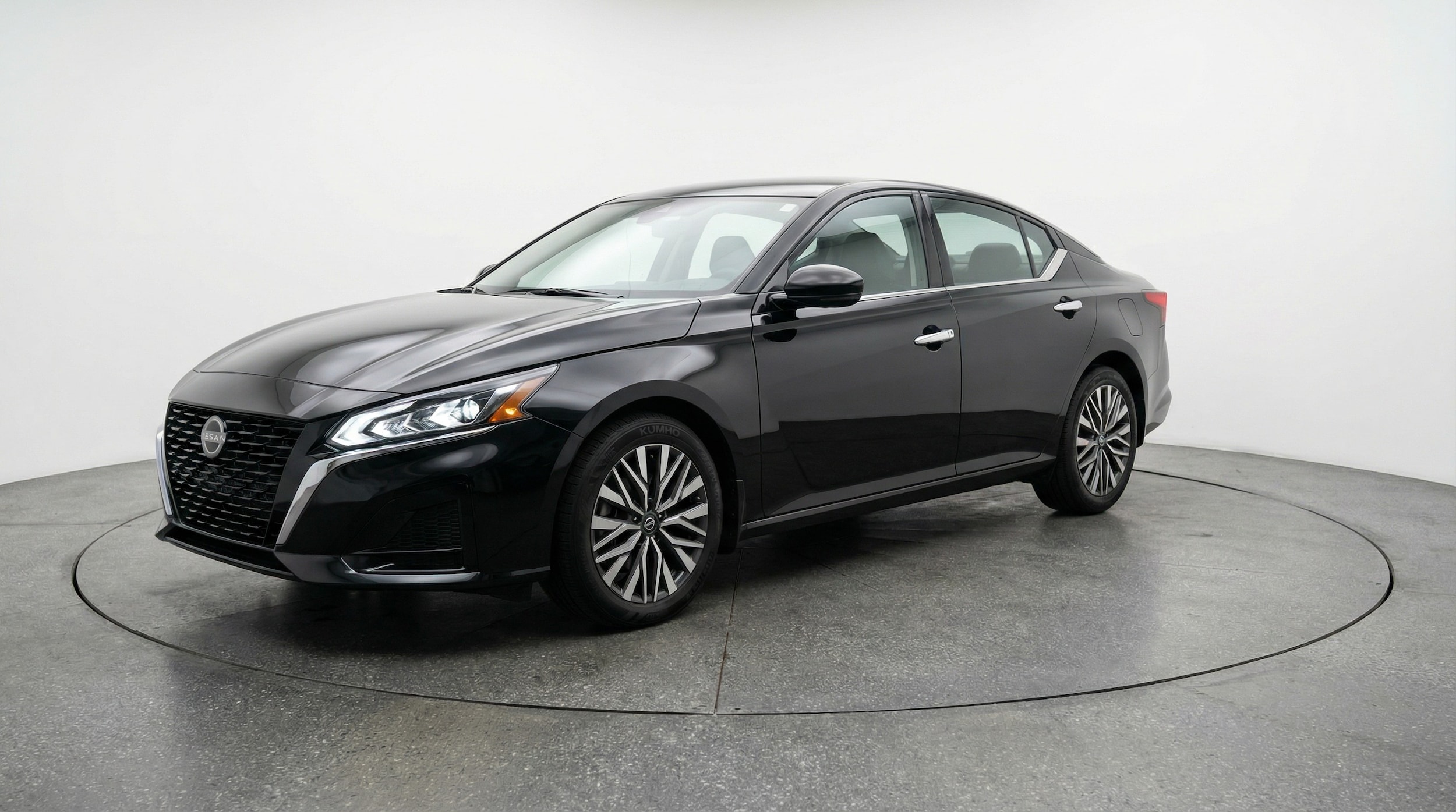 Thumbnail: 2025 Nissan Altima - 3