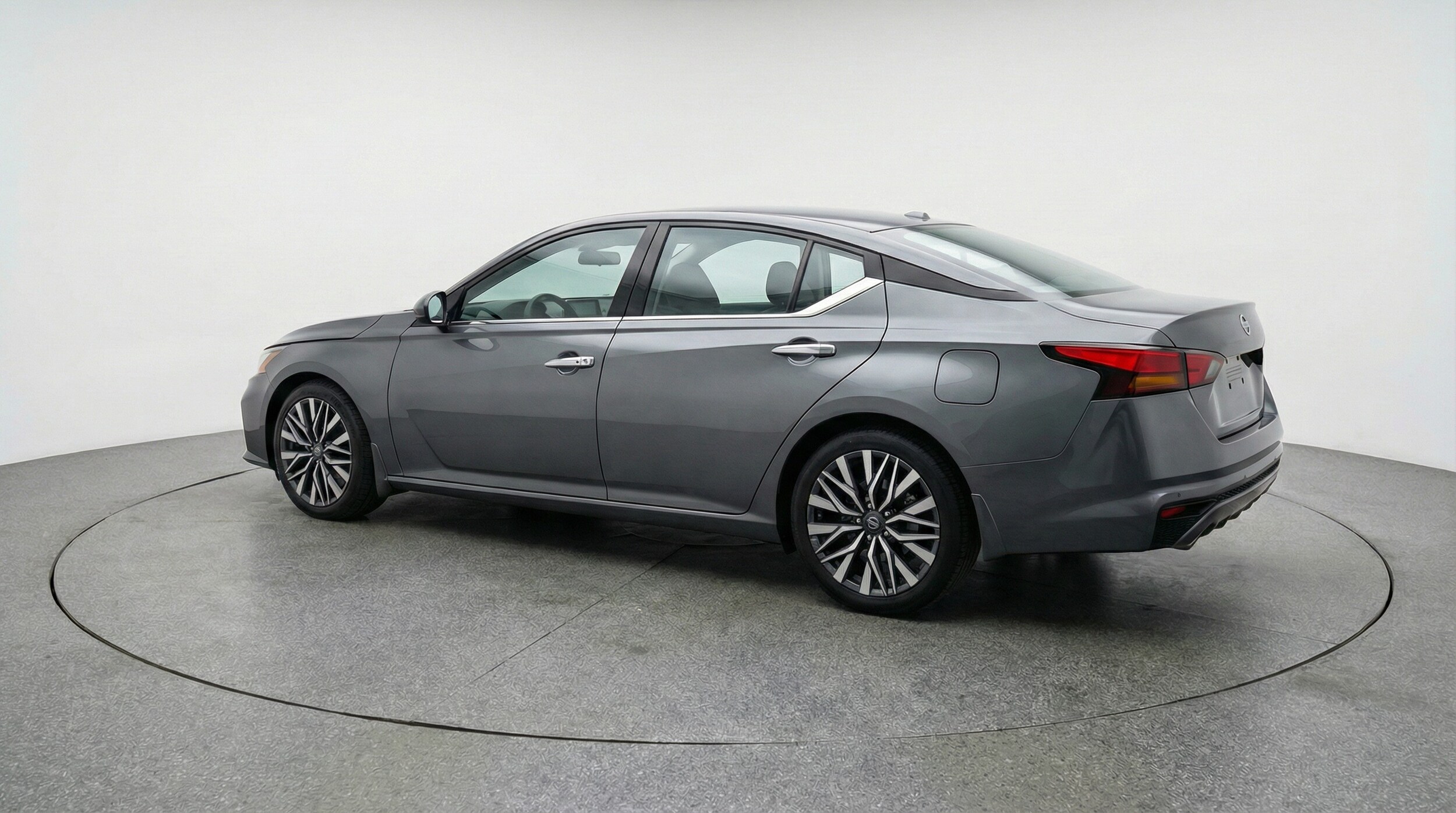 Thumbnail: 2025 Nissan Altima - 5