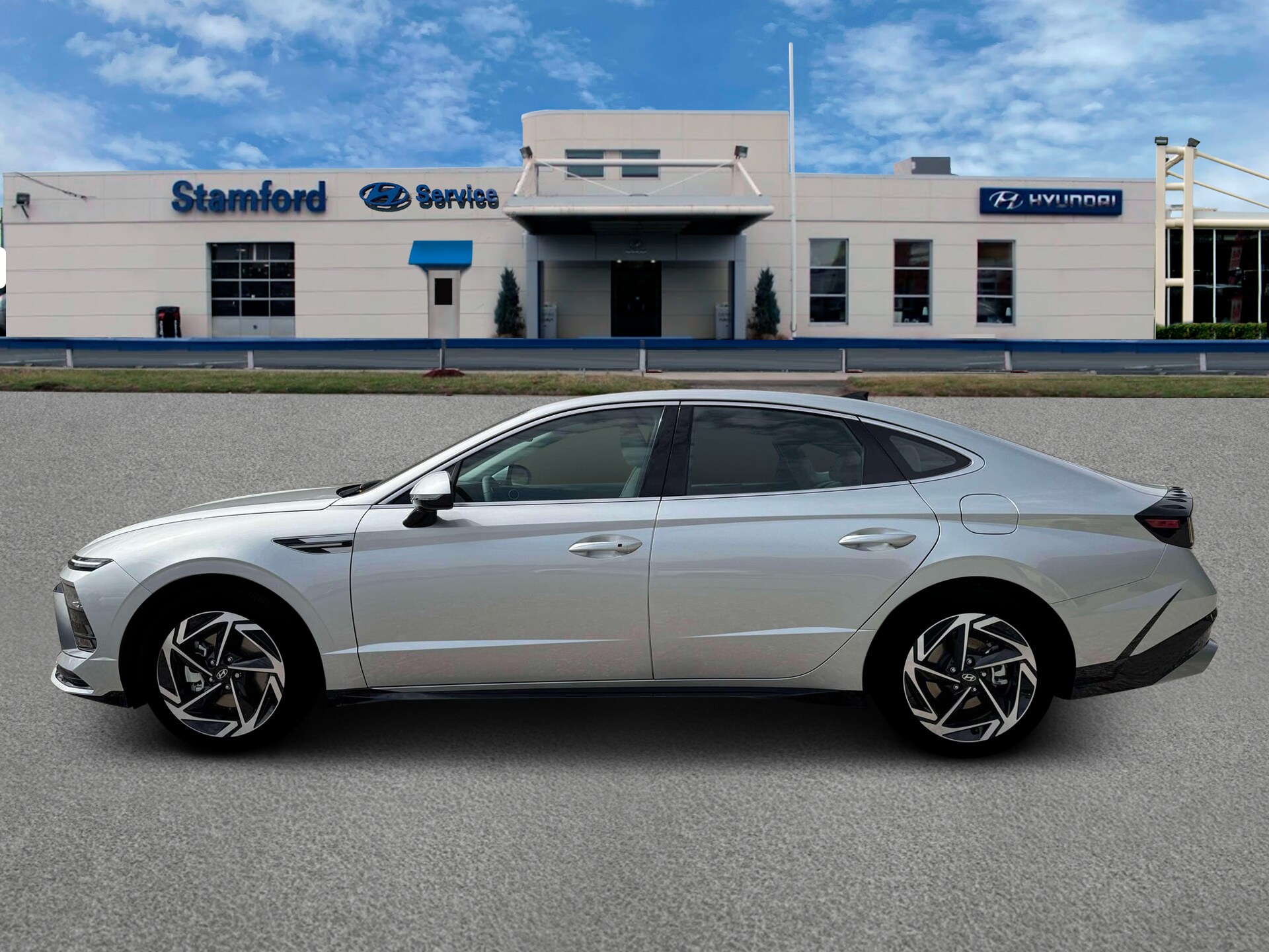 2026 Hyundai Sonata SEL Sport photo 2