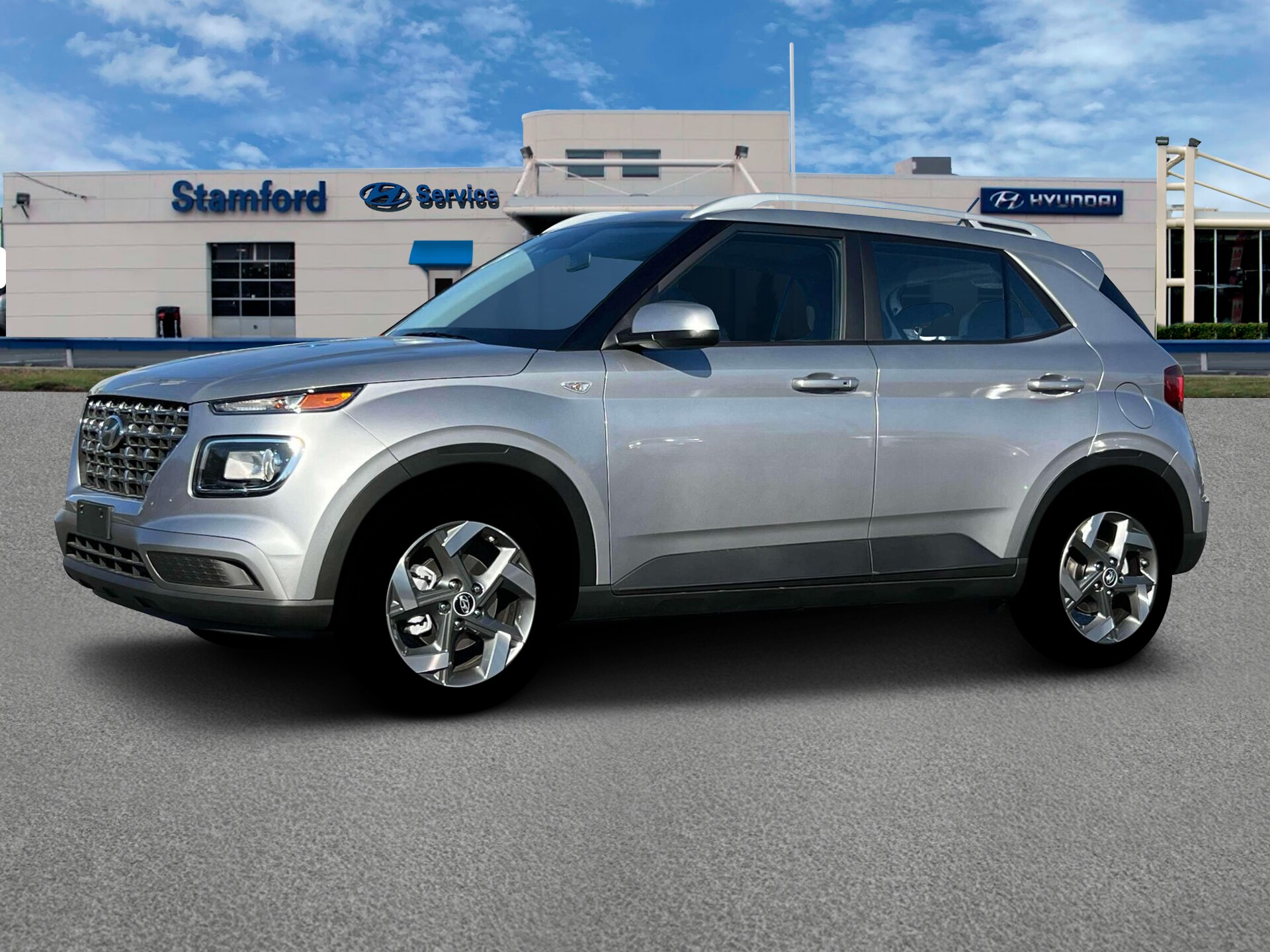 2025 Hyundai Venue SEL photo 2