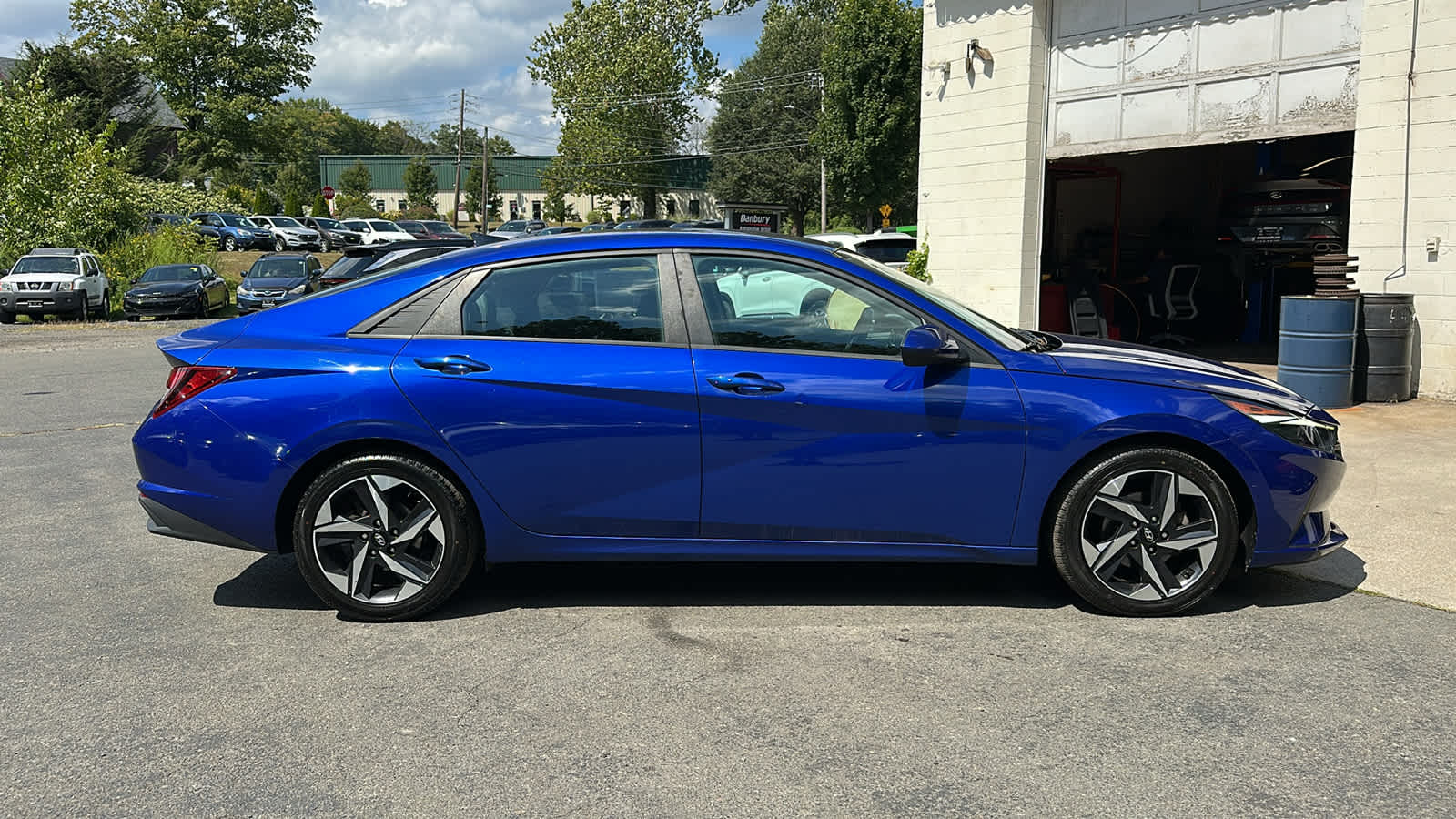 2023 Hyundai Elantra SEL Convenience photo 2