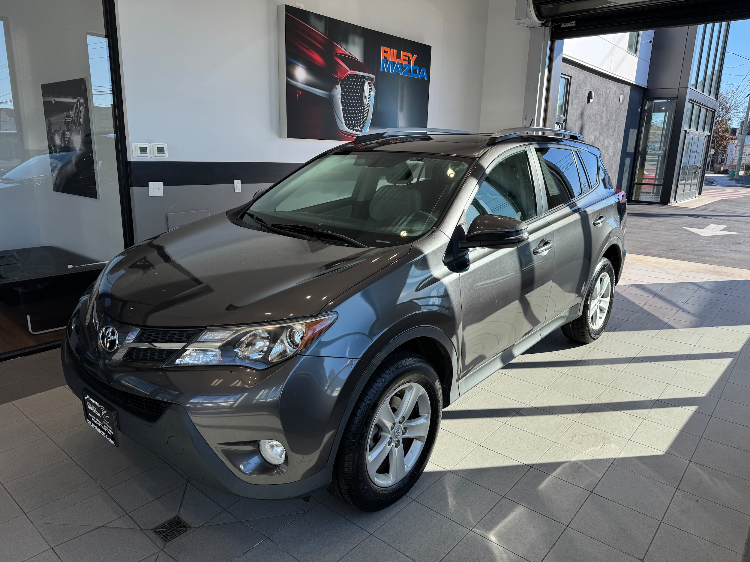 2014 Toyota RAV4 XLE's photo