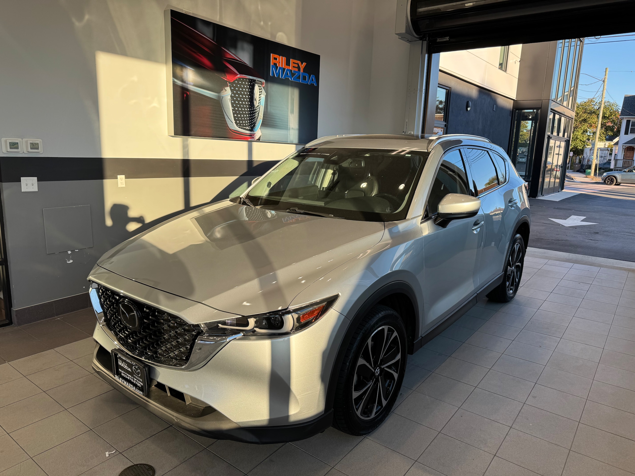 2023 Mazda CX-5 S Premium package