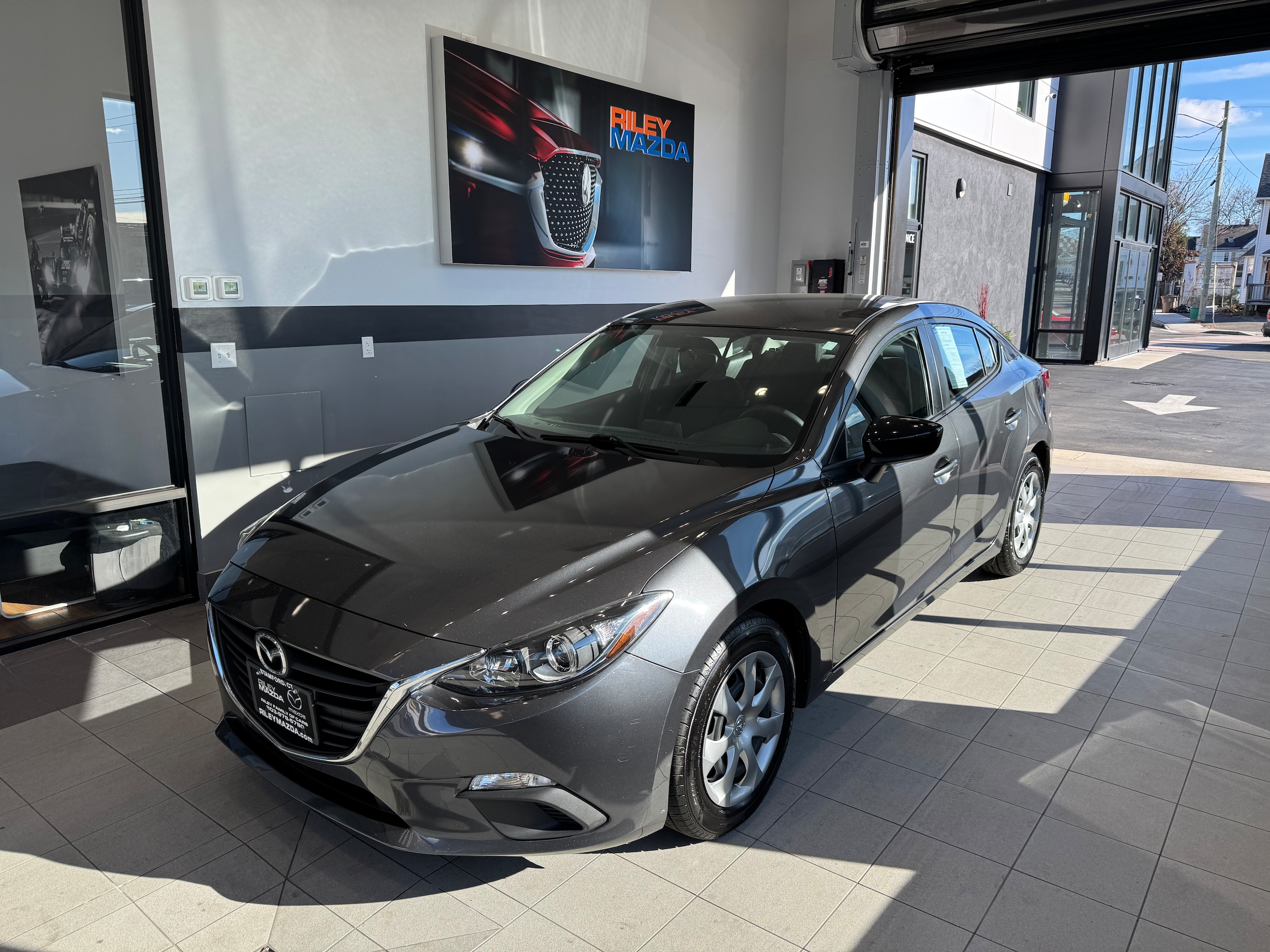 2015 Mazda MAZDA3 i SV's photo