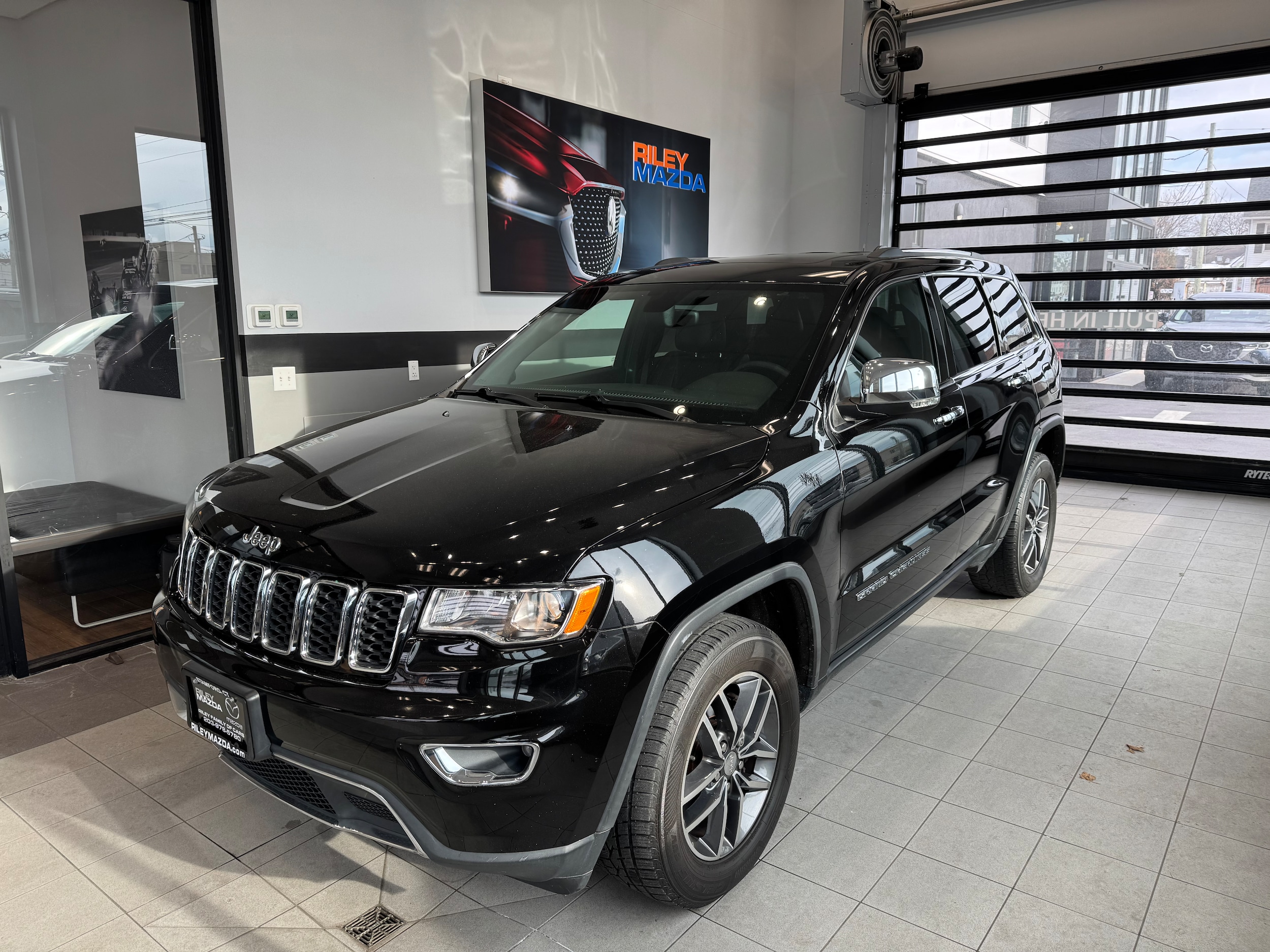 2017 Jeep Grand Cherokee Limited's photo