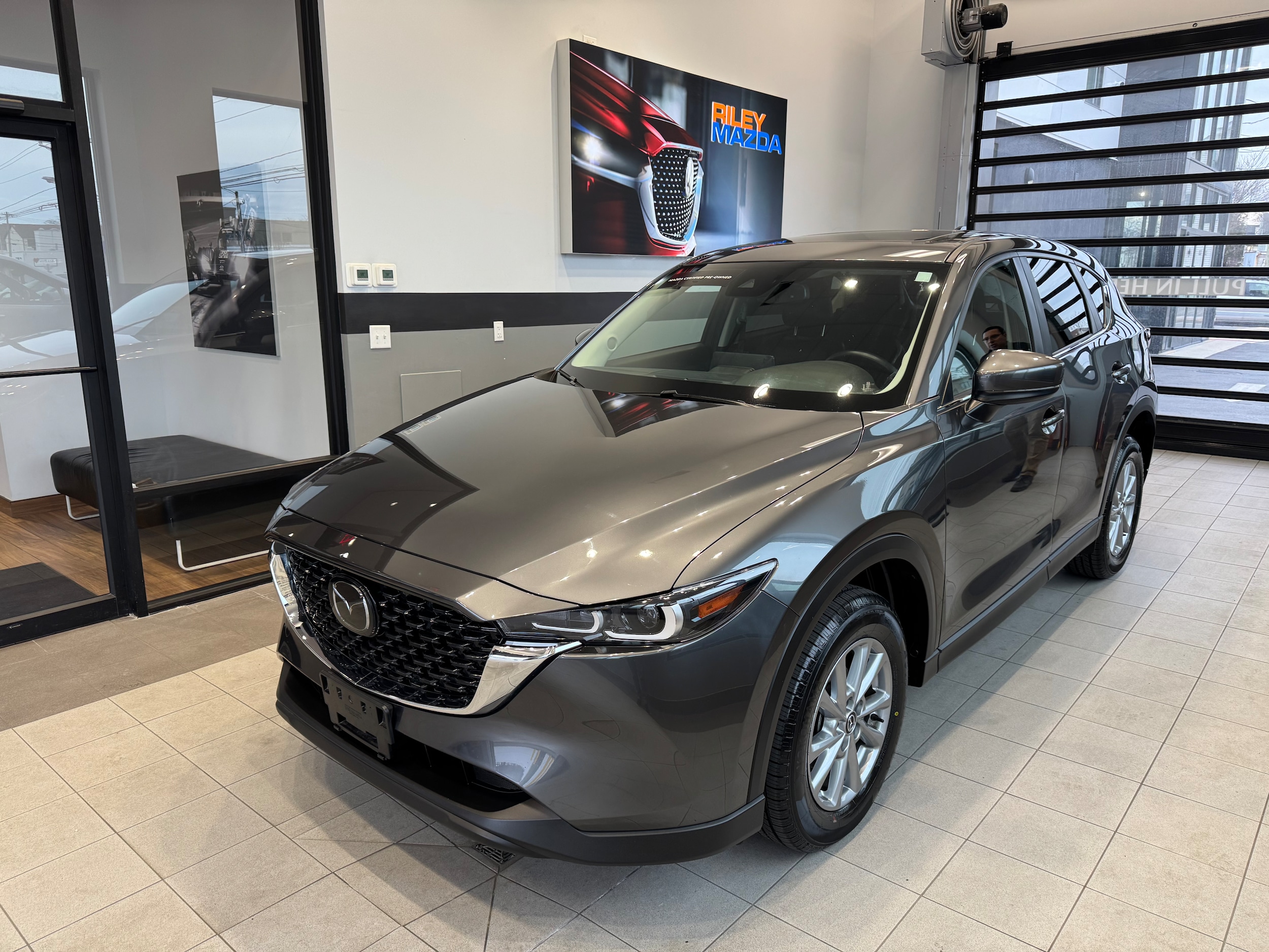 2023 Mazda CX-5 S Preferred package