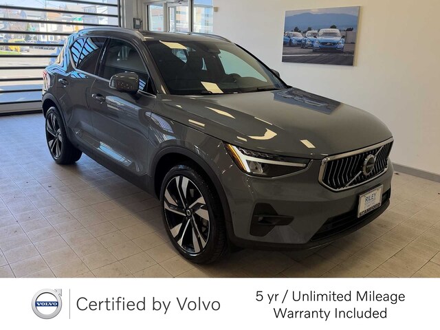 2023 Volvo XC40 B5 AWD Plus Bright SUV