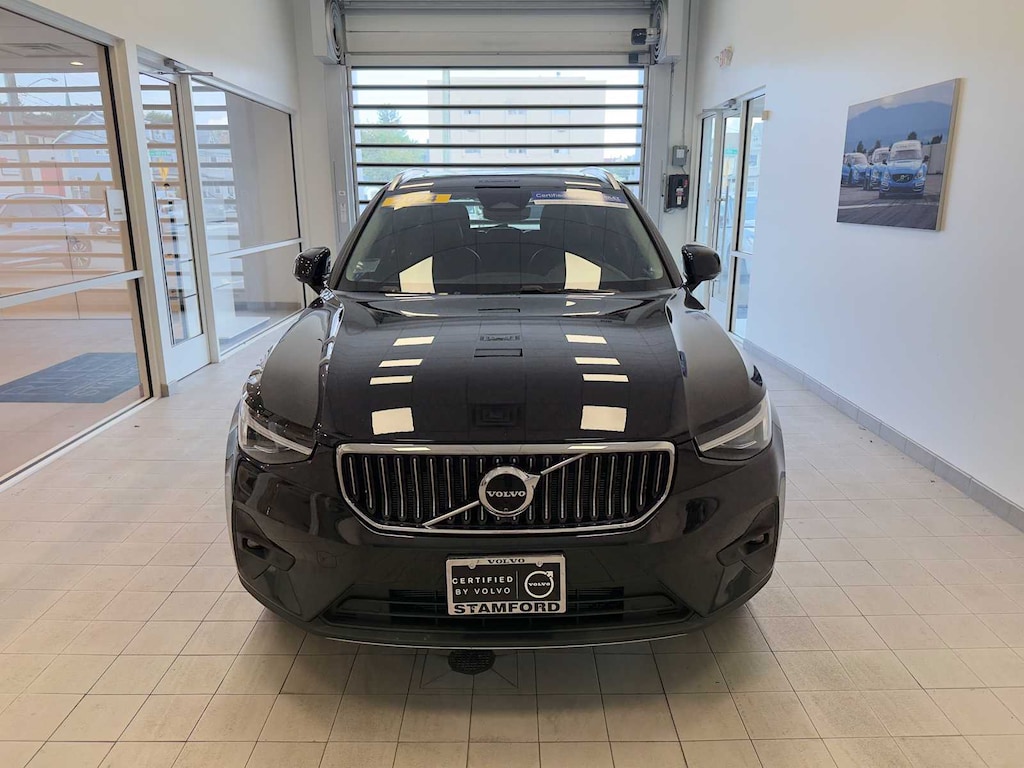 Used 2024 Volvo XC40 B5 Plus Bright SUV