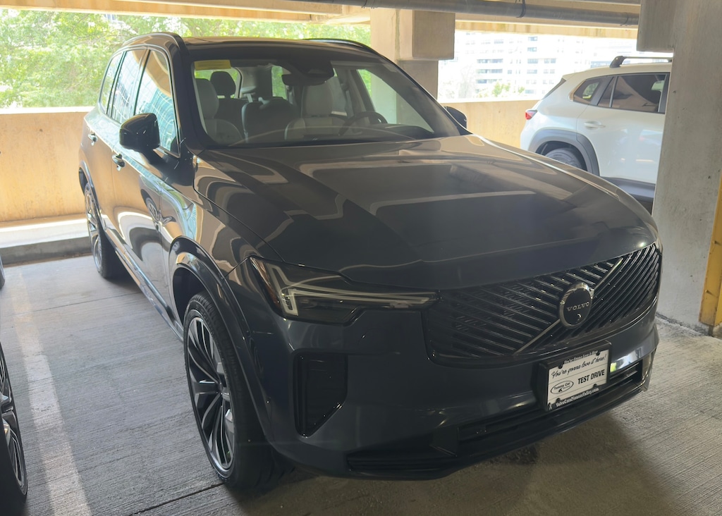 New 2026 Volvo XC90 B6 Ultra Dark Theme 6-Seater SUV