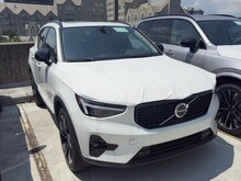 2025 Volvo XC40 B5 Ultra Dark Theme SUV