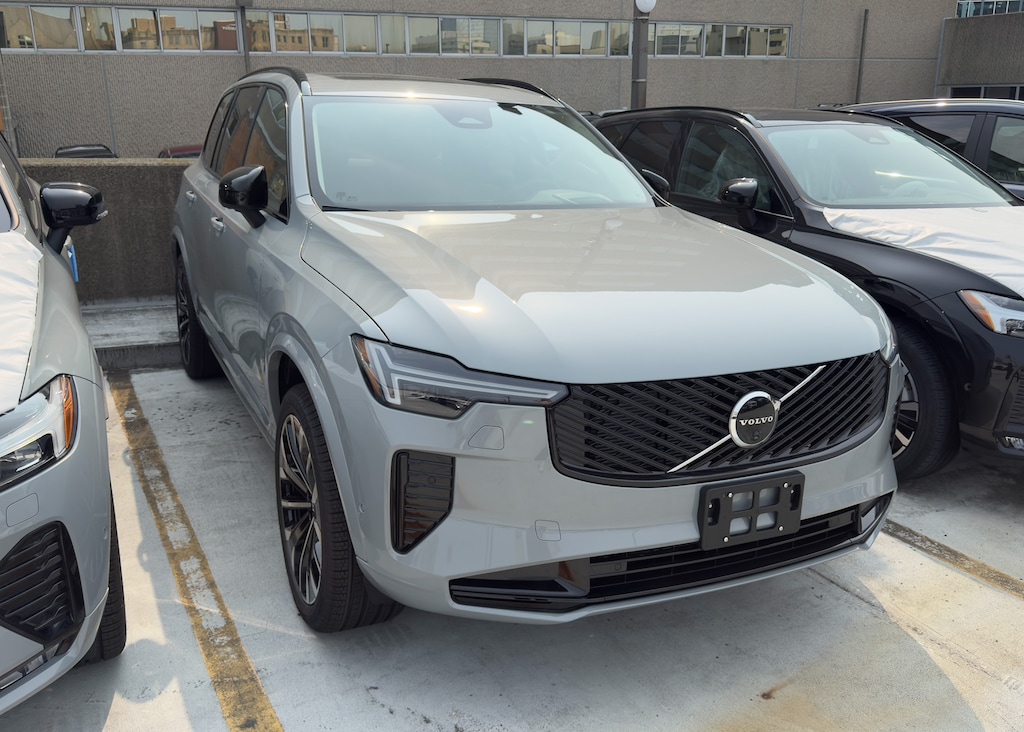 New 2026 Volvo XC90 B6 Ultra Dark Theme 6-Seater SUV