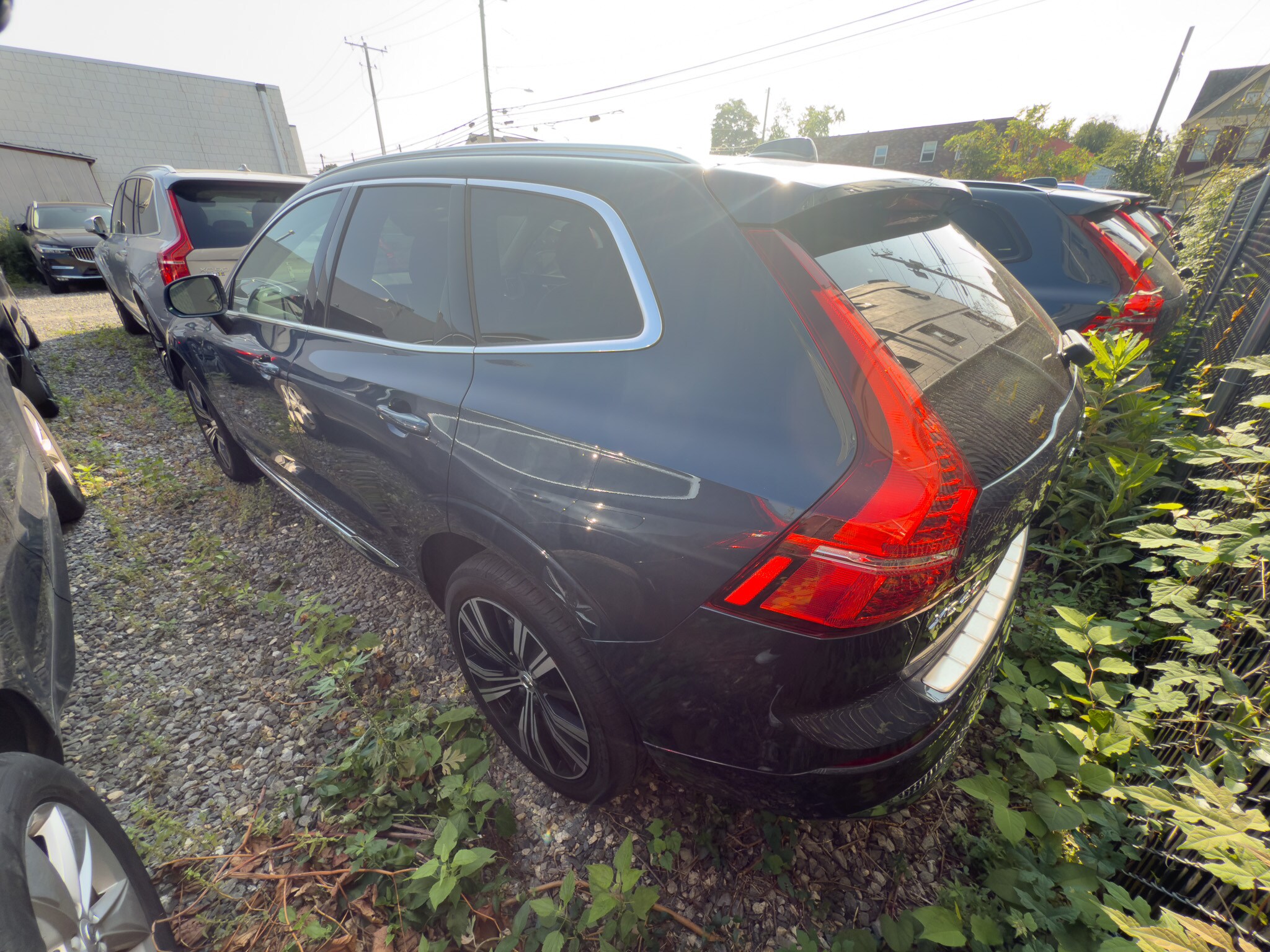 2022 Volvo XC60 B5 Inscription photo 3