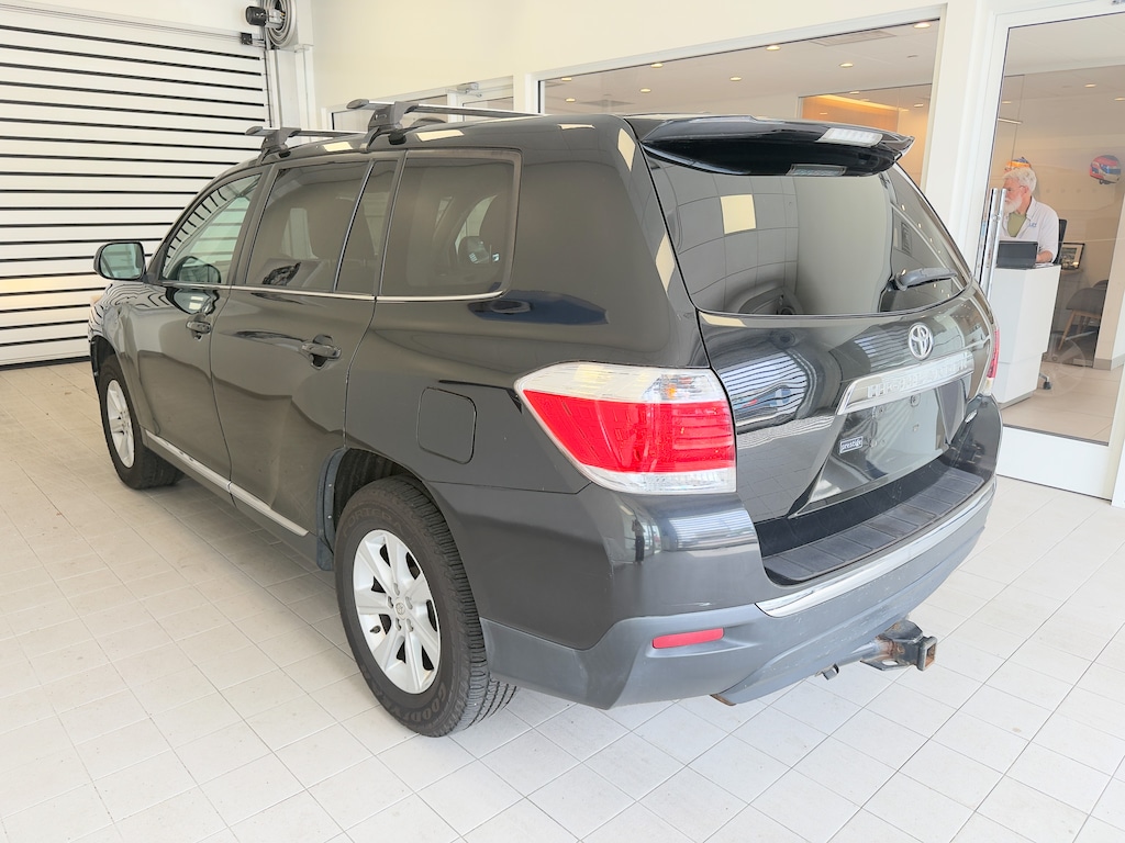Used 2011 Toyota Highlander SE V6 SUV