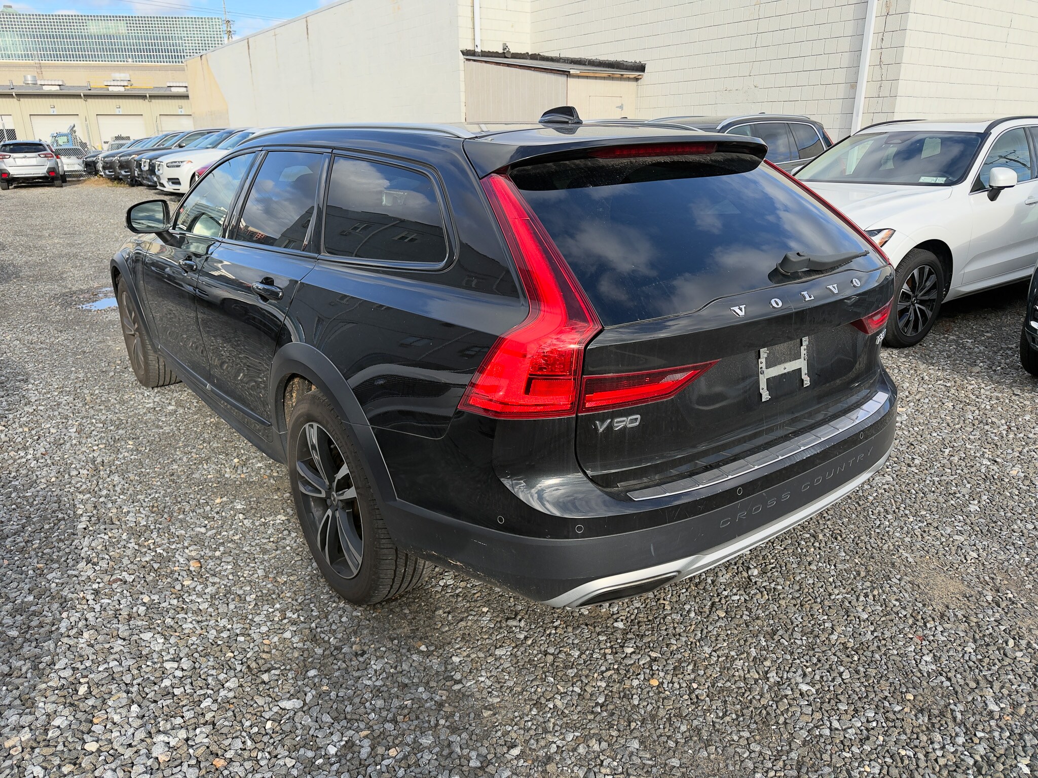 2018 Volvo V90 Cross Country T5 AWD photo 3