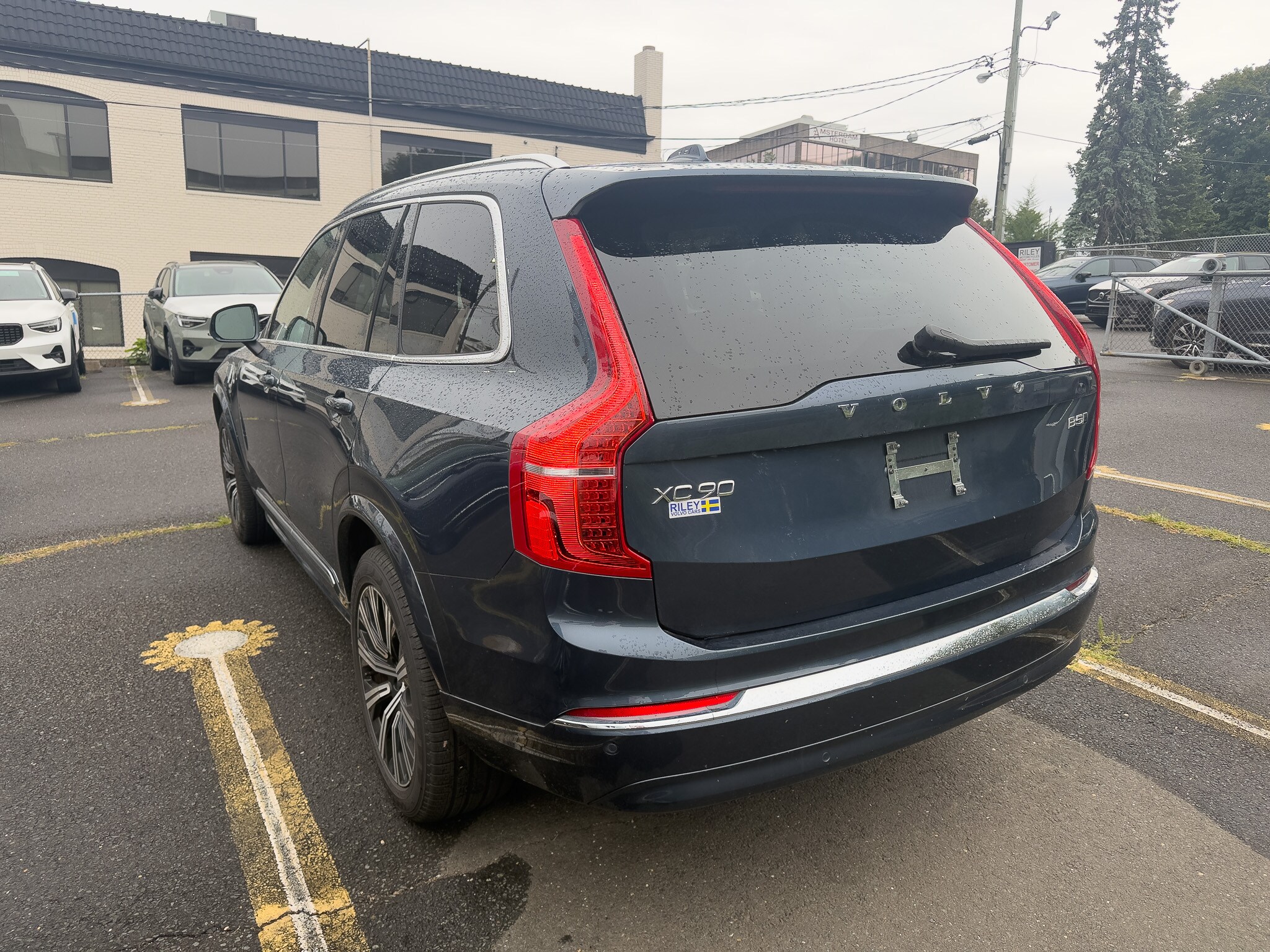 2024 Volvo XC90 B5 Core photo 3